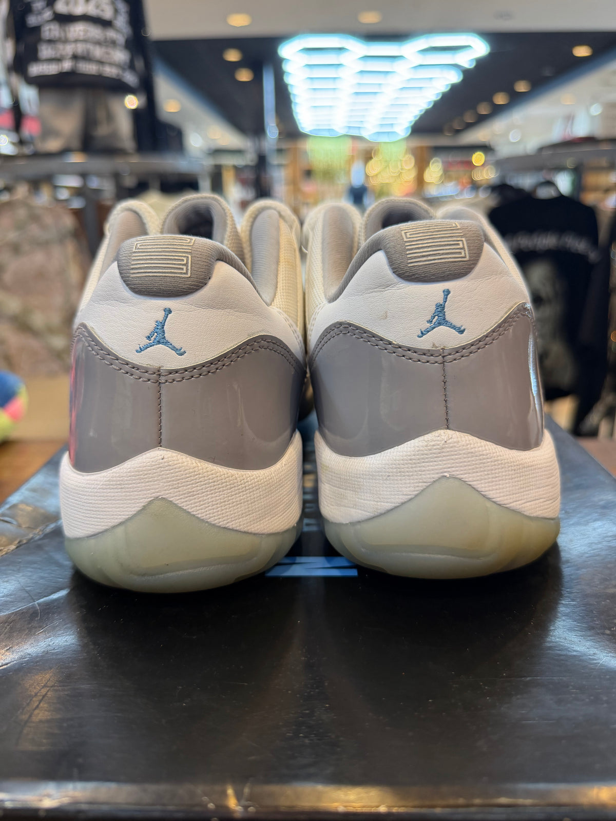 Jordan 11 Retro Low Cement Grey PRE-OWNED