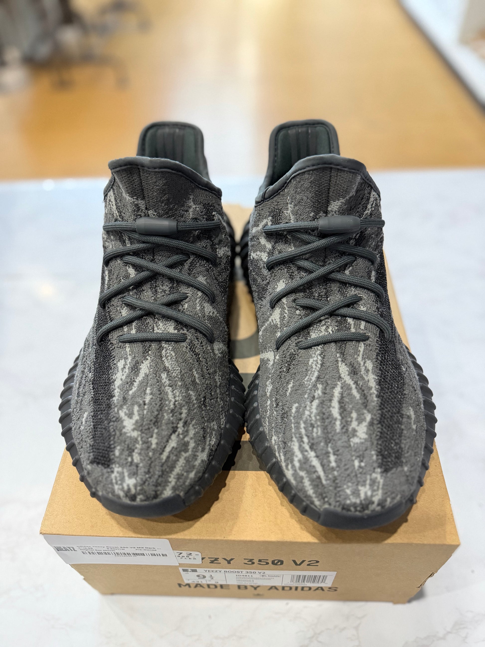 adidas Yeezy Boost 350 V2 MX Dark Salt PRE-OWNED