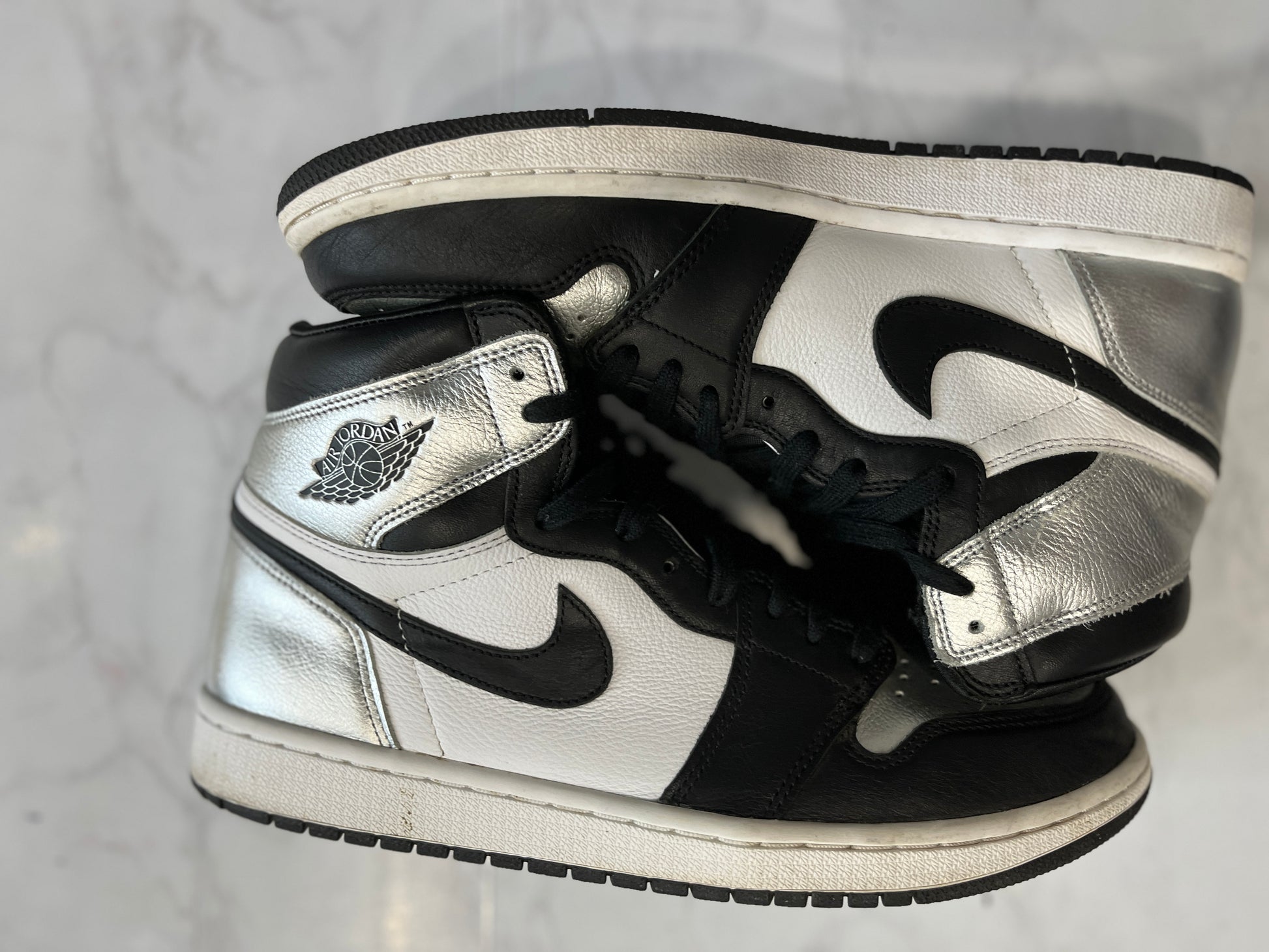 Jordan 1 Retro High Silver Toe (Women's) PRE-OWNED