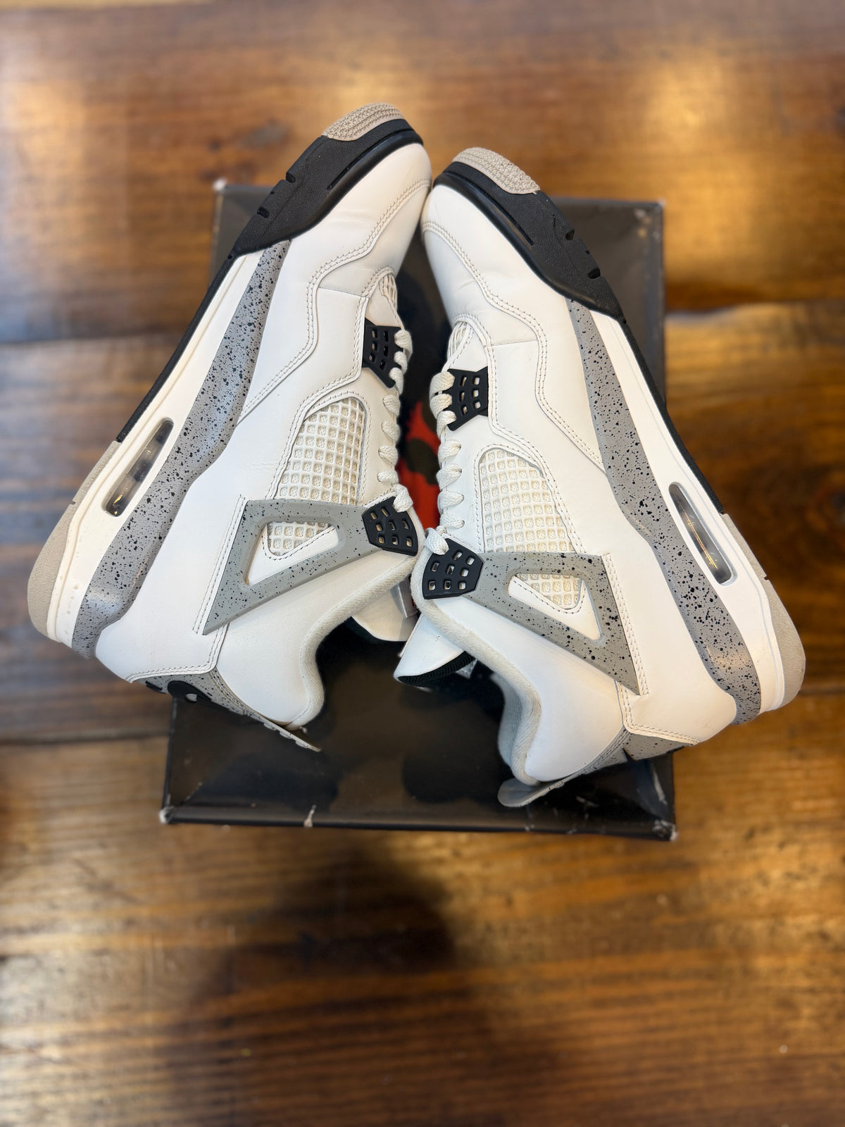Jordan 4 Retro White Cement (2025) PRE-OWNED