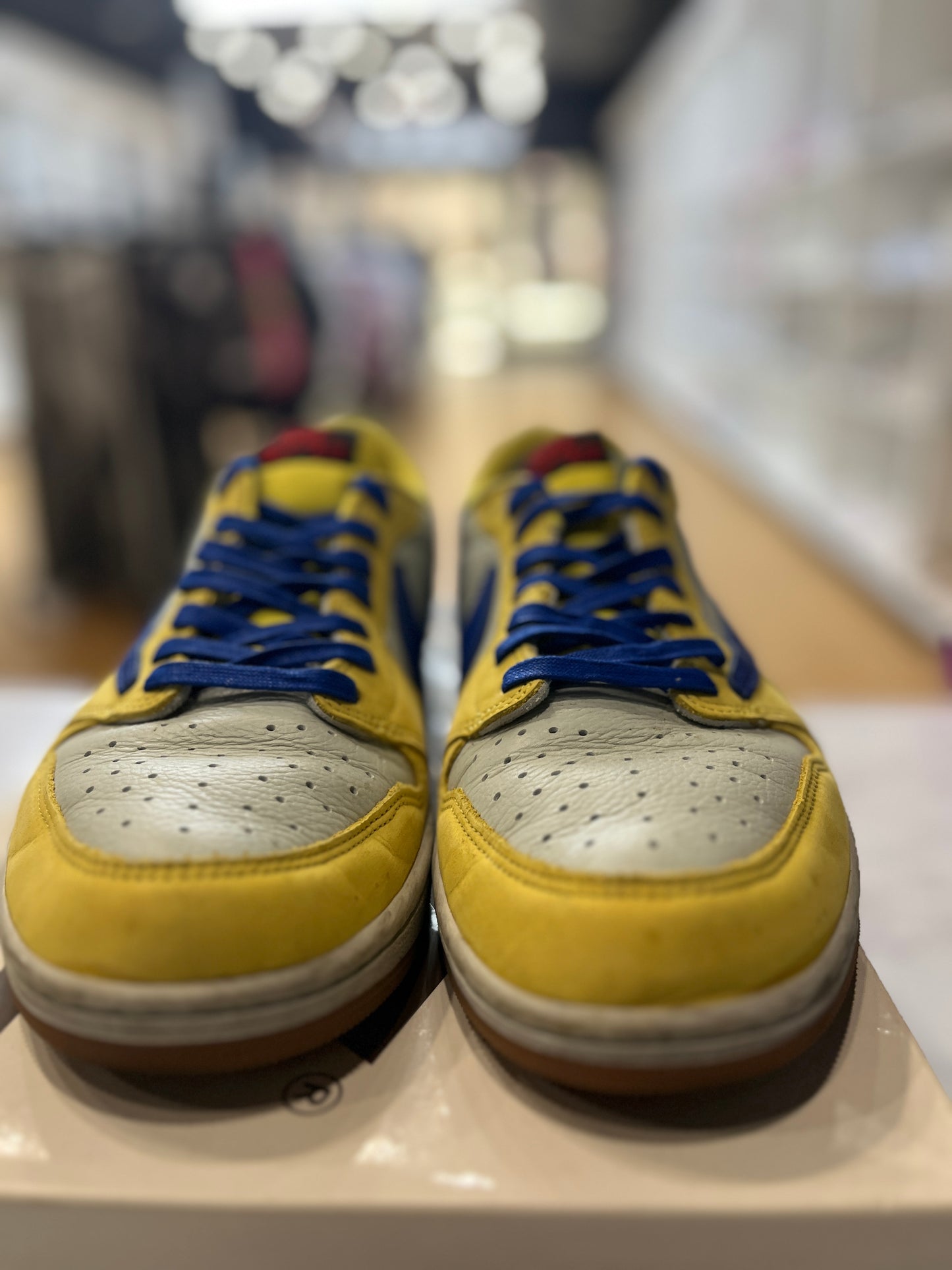 Jordan 1 Retro Low OG SP Travis Scott Canary (Women's) PRE-OWNED