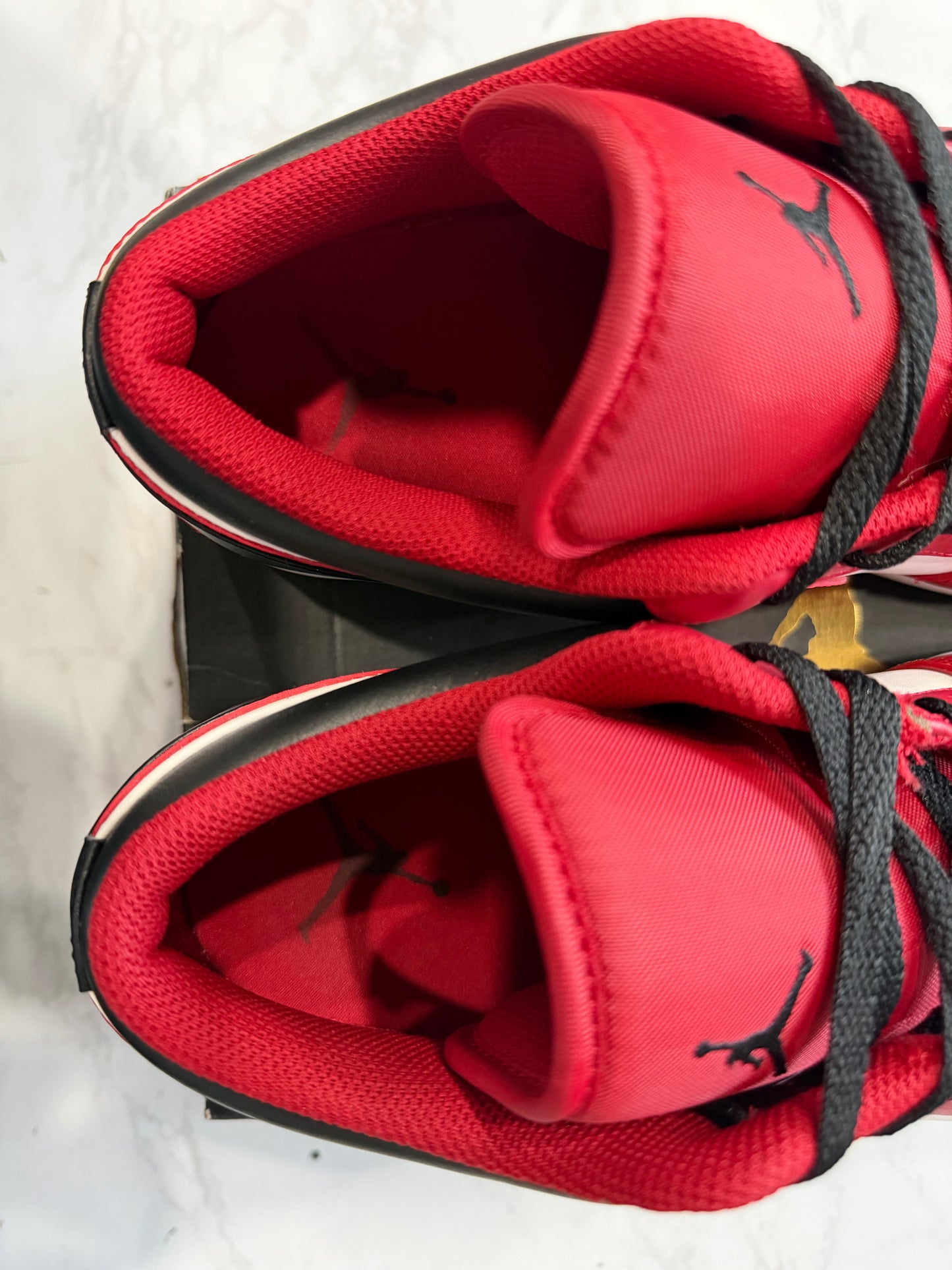 Jordan 1 Low Bulls PRE-OWNED