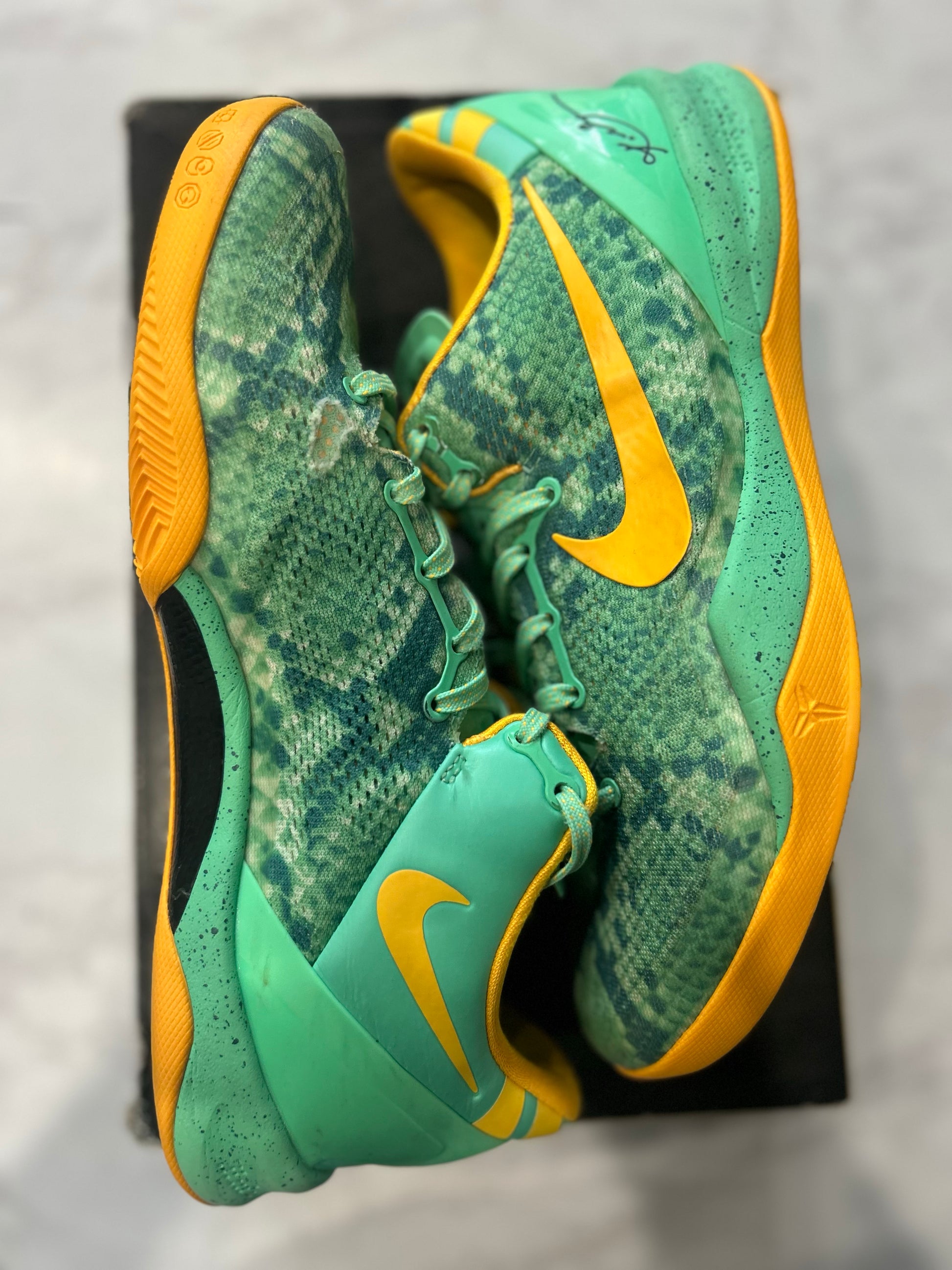 Nike Kobe 8 System Green Glow Laser Orange PRE-OWNED