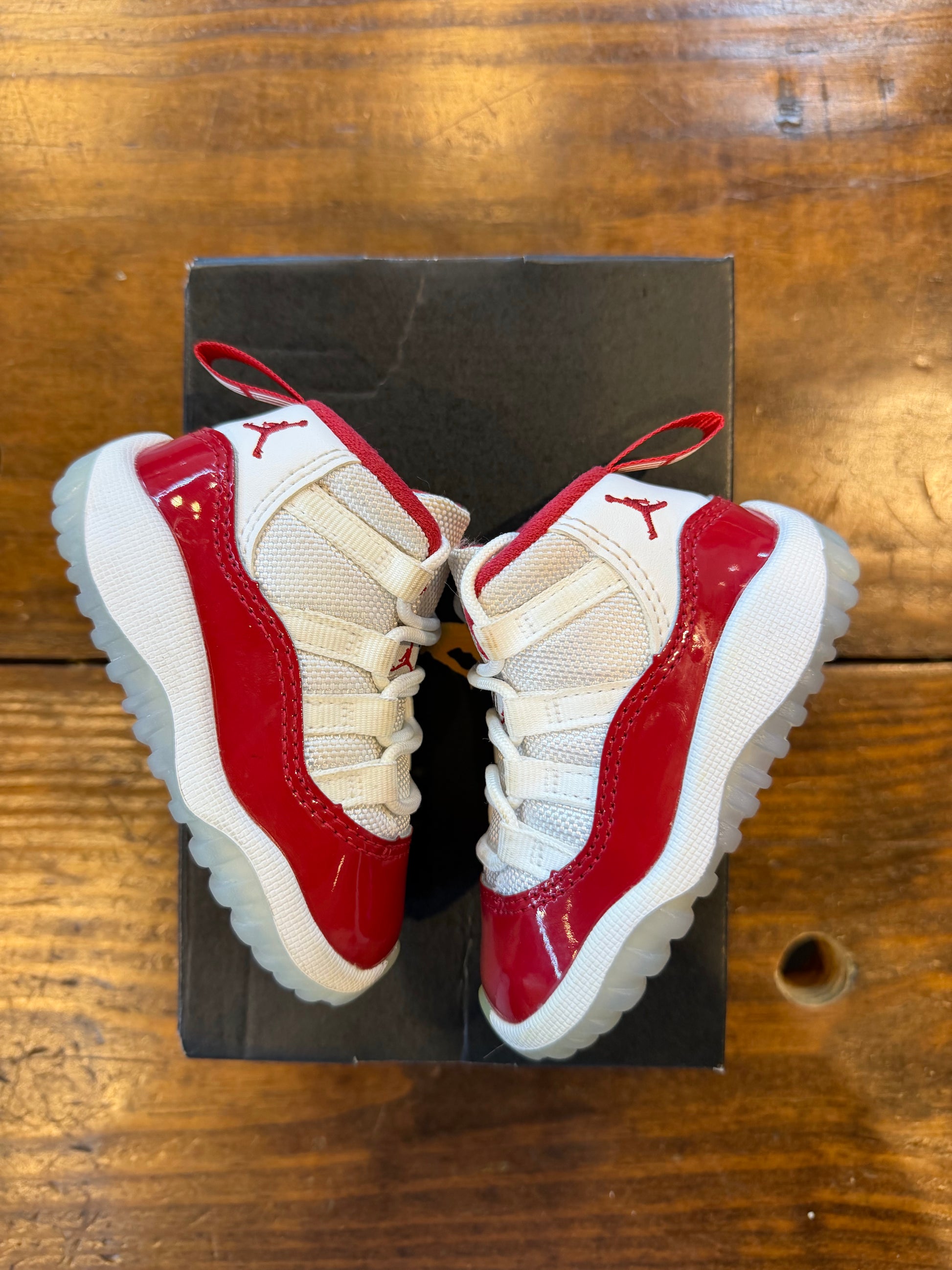 Jordan 11 Retro Cherry (2022) (TD) PRE-OWNED