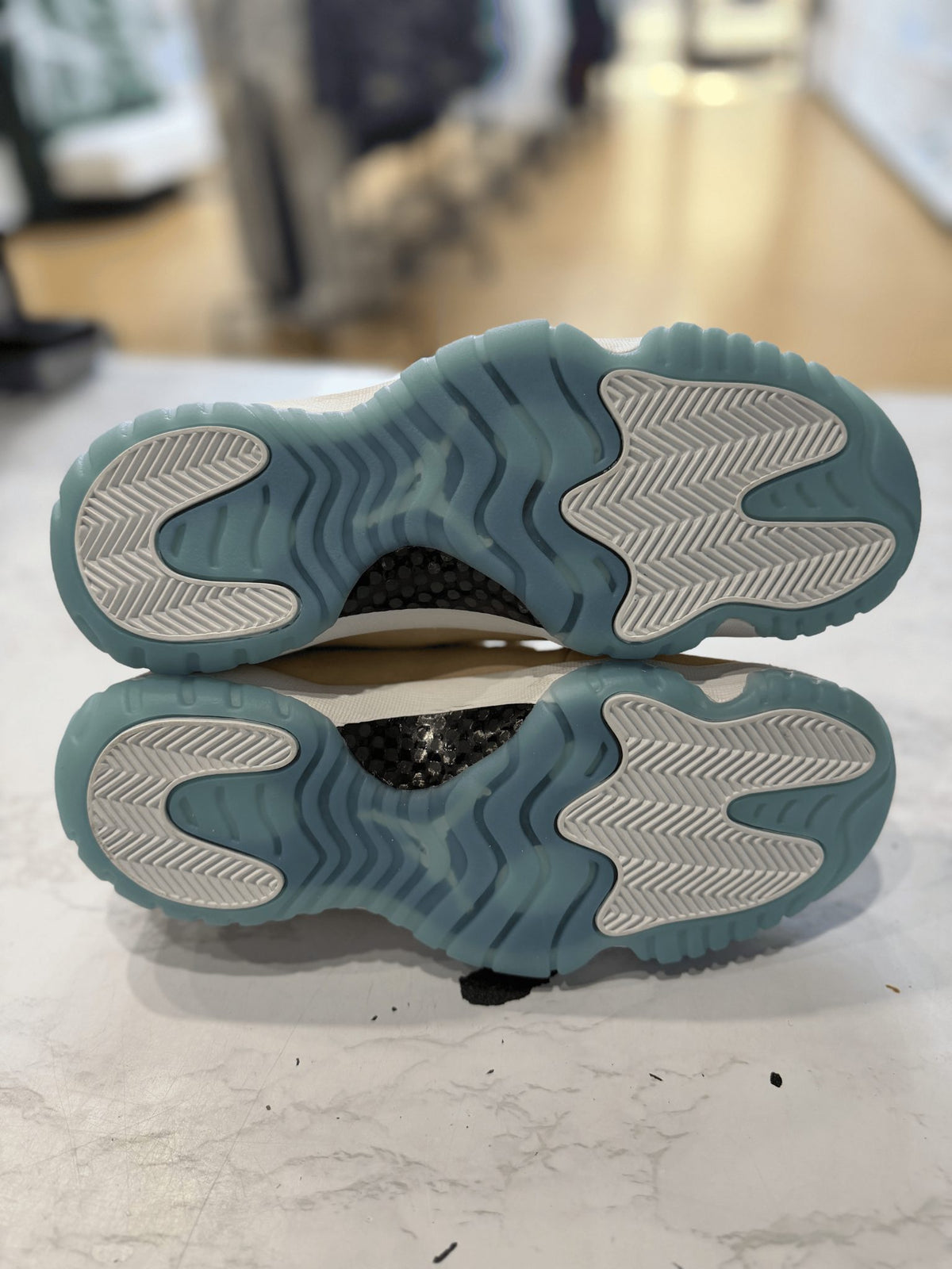 Jordan 11 Retro H-Town PRE_OWNED