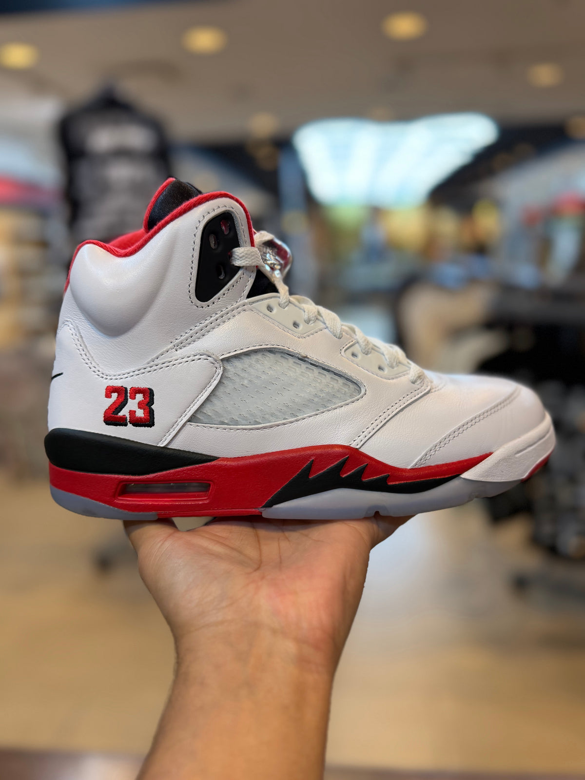 Jordan 5 Retro Fire Red Black Tongue (2025) PRE-OWNED