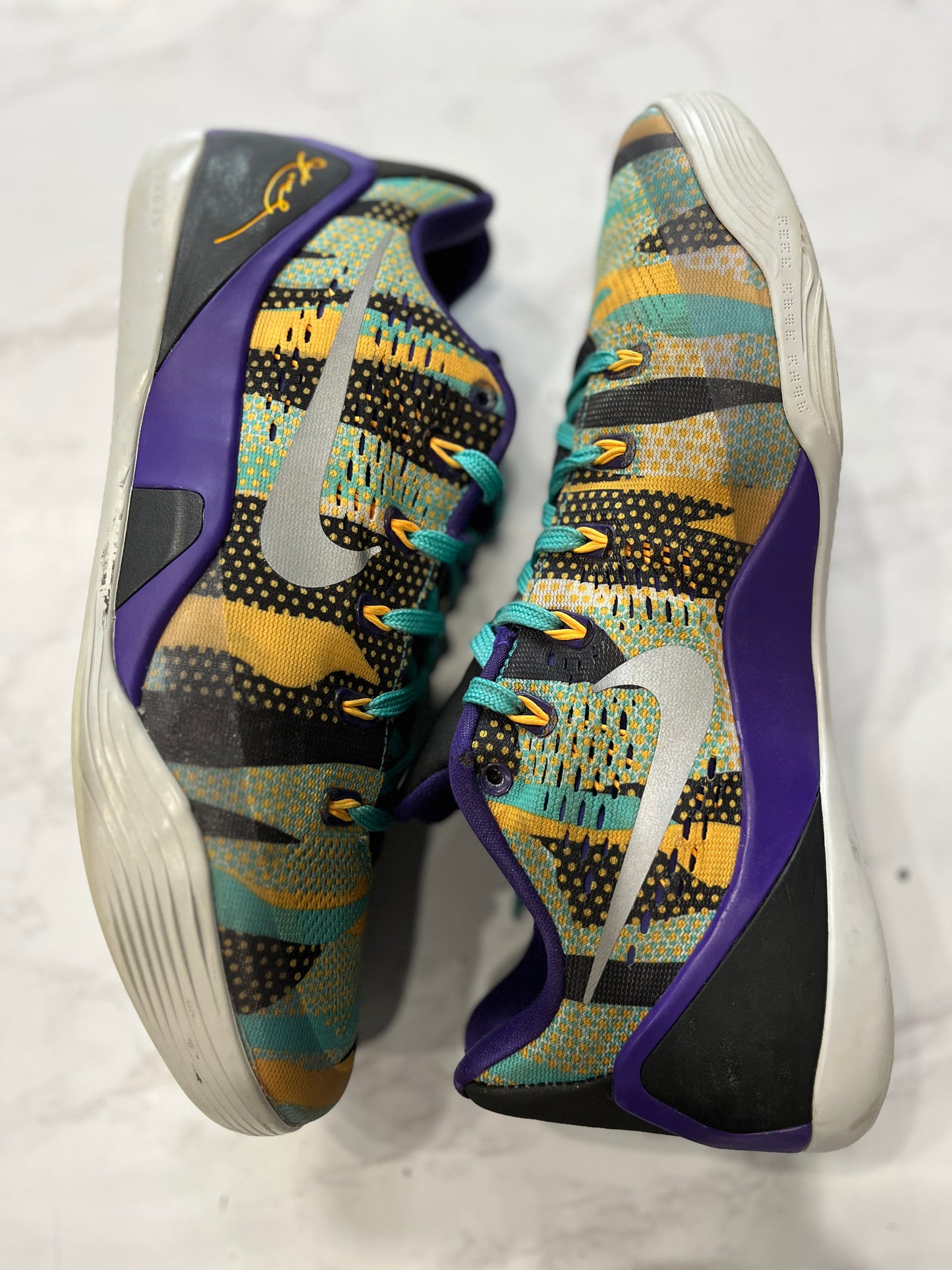 Nike Kobe 9 EM Low Unleashed PRE-OWNED