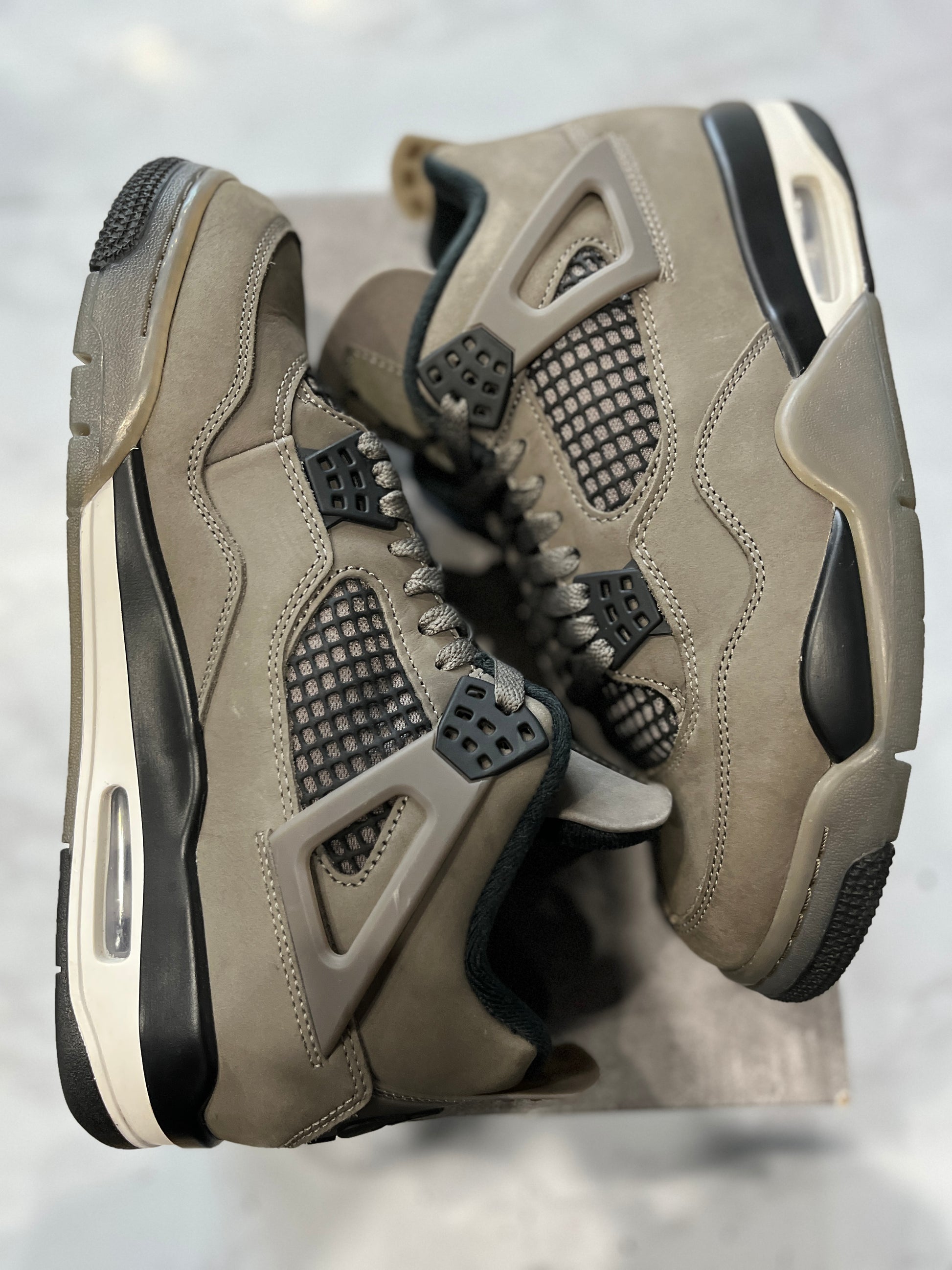 Jordan 4 Retro Cave Stone PRE-OWNED