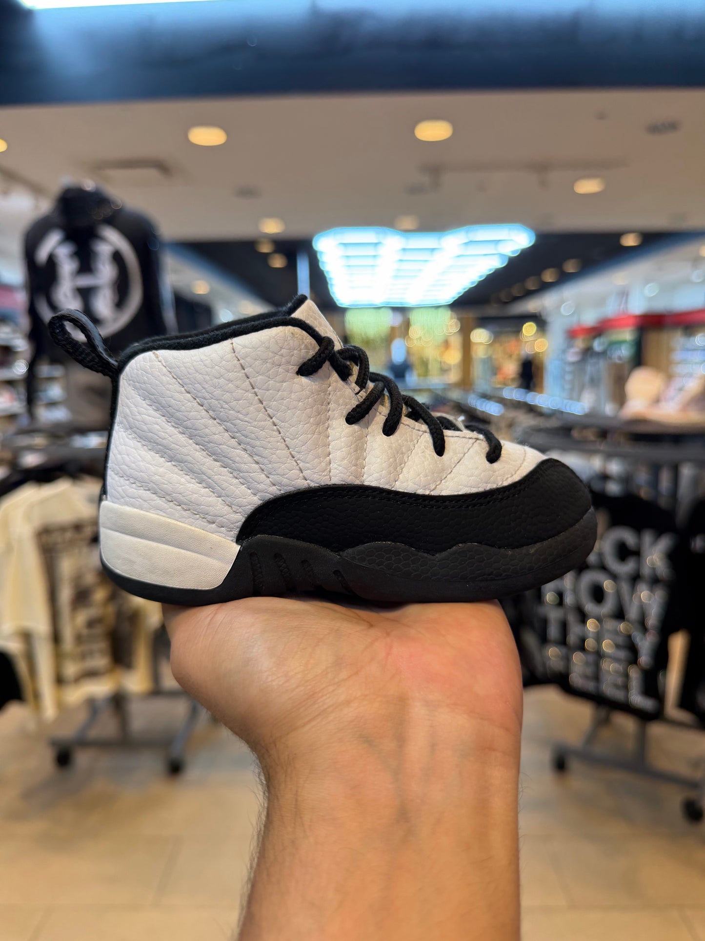 Jordan 12 Retro Royalty Taxi (TD) PRE-OWNED