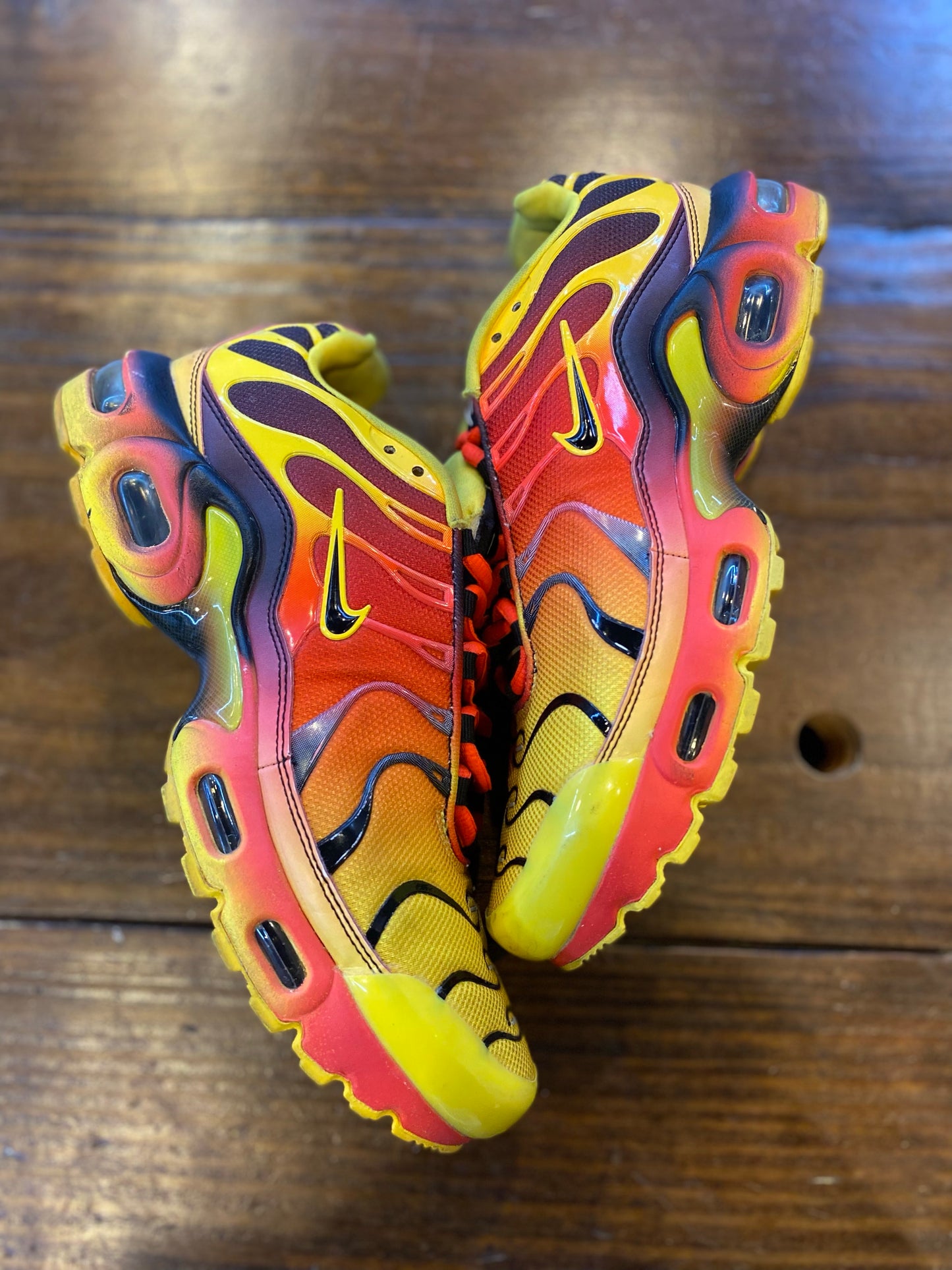 Nike Air Max Plus Fade Chrome Yellow Bright Crimson (GS) PRE-OWNED