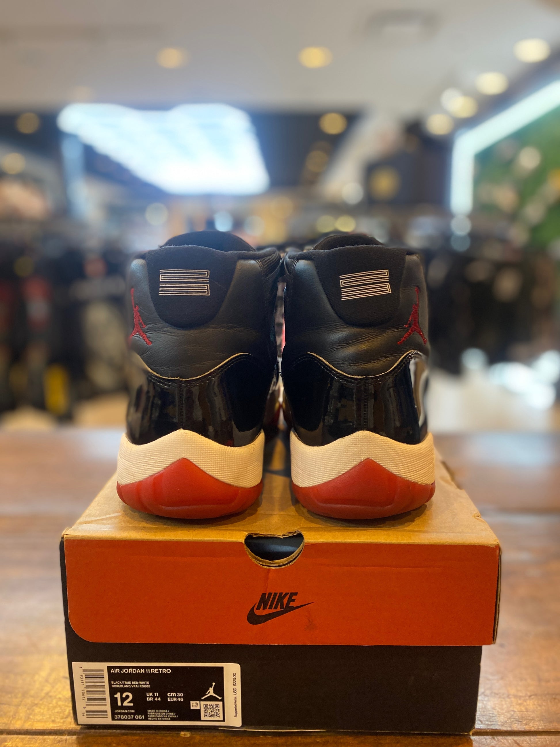 Jordan 11 Retro Playoffs Bred (2019) PRE-OWNED