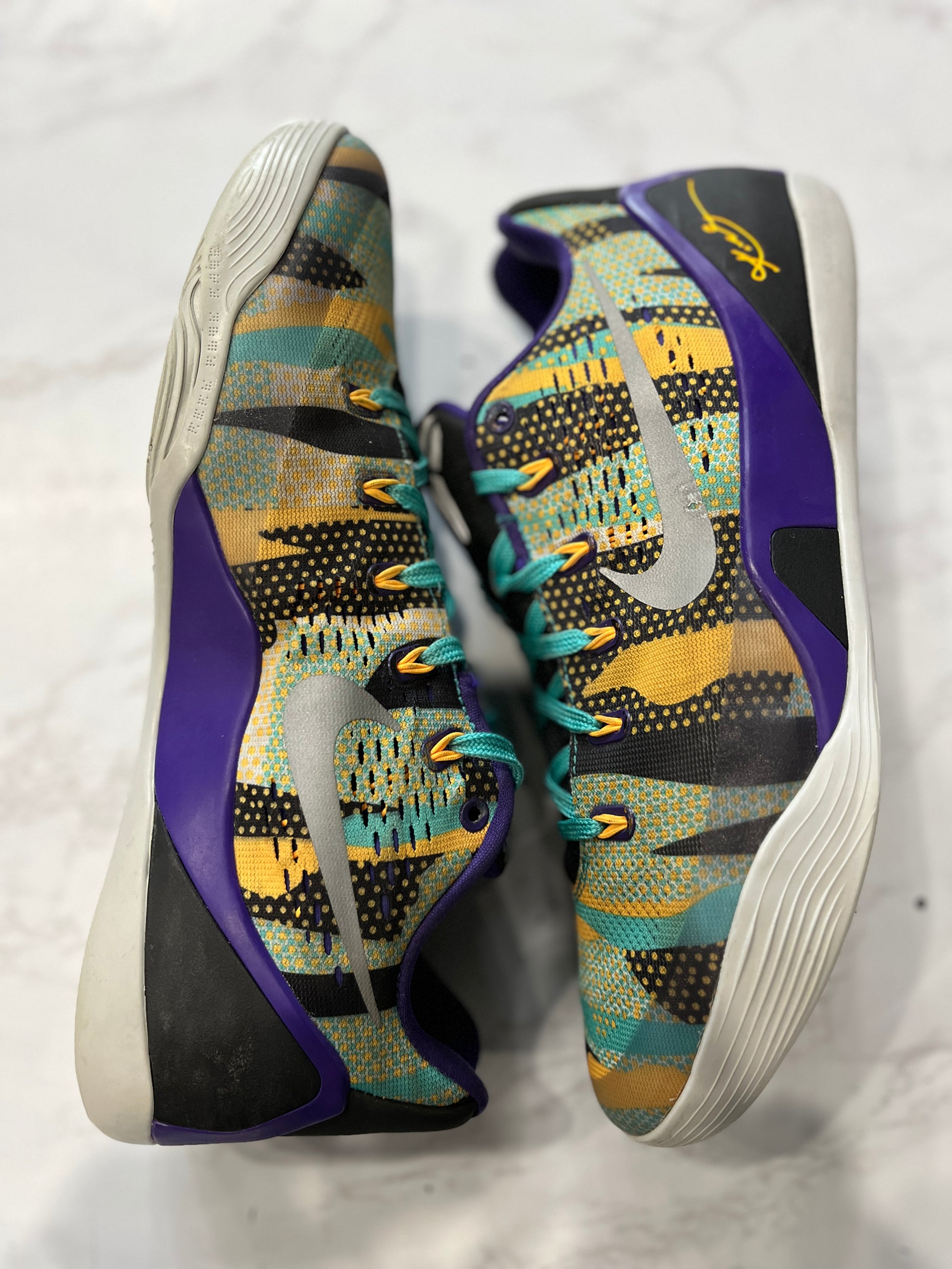 Nike Kobe 9 EM Low Unleashed PRE-OWNED