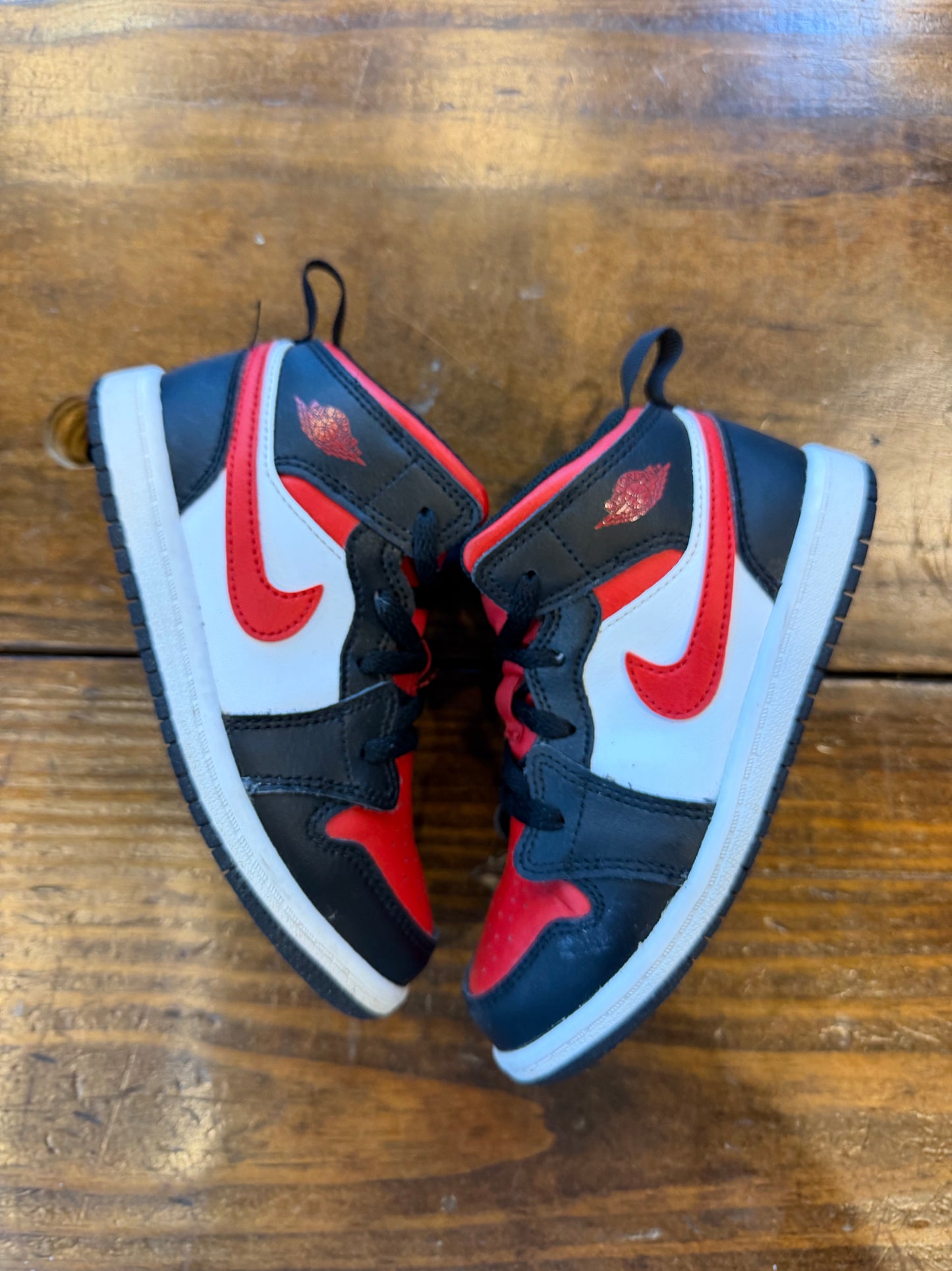 Jordan 1 Mid Black Fire Red (TD) PRE-OWNED