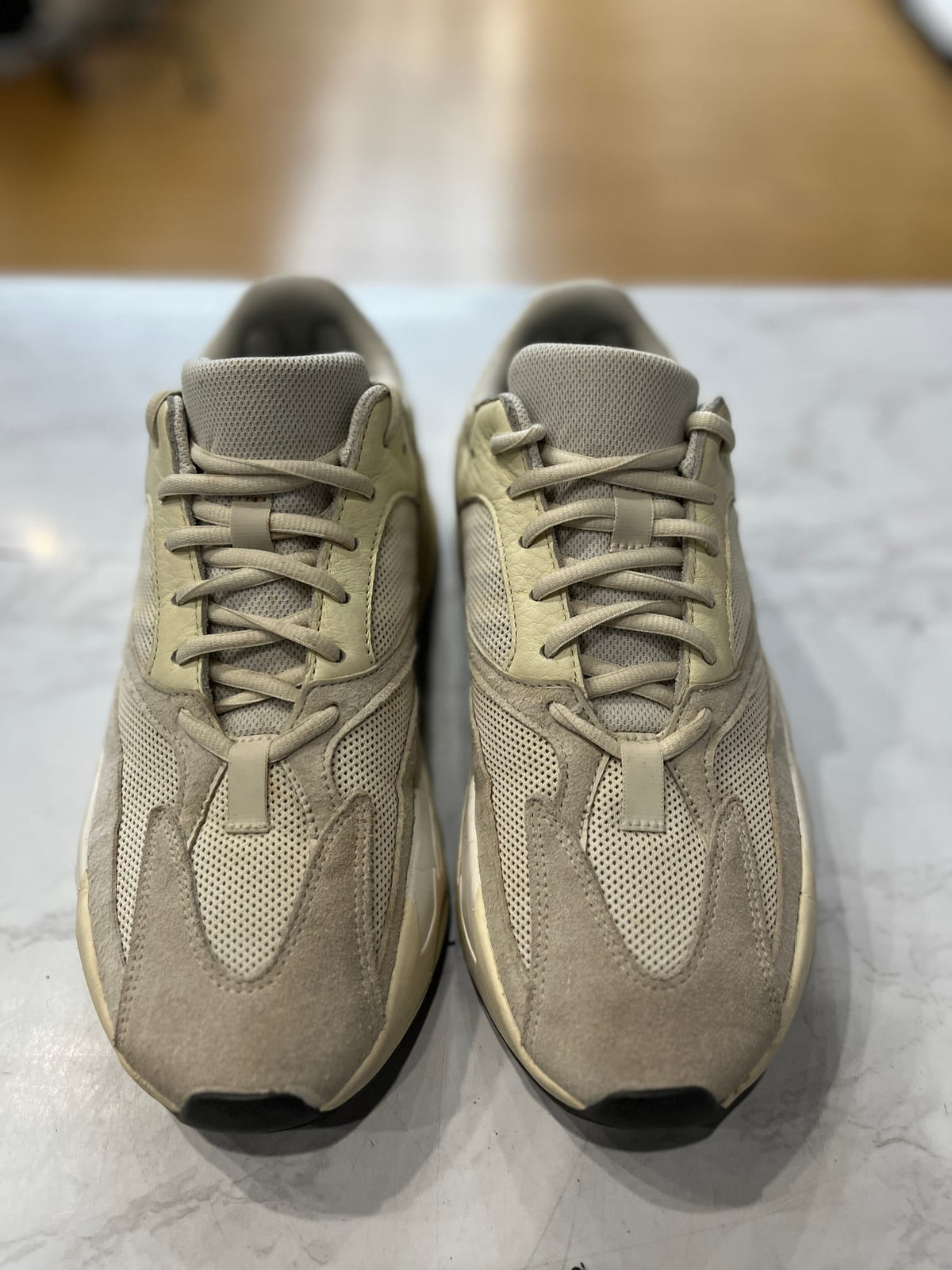 adidas Yeezy Boost 700 Analog PRE-OWNED