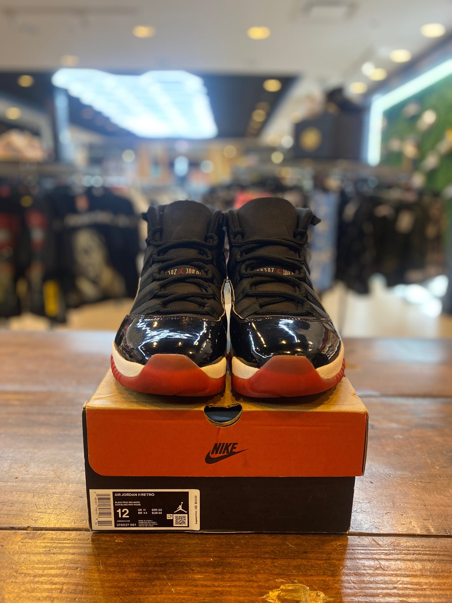Jordan 11 Retro Playoffs Bred (2019) PRE-OWNED