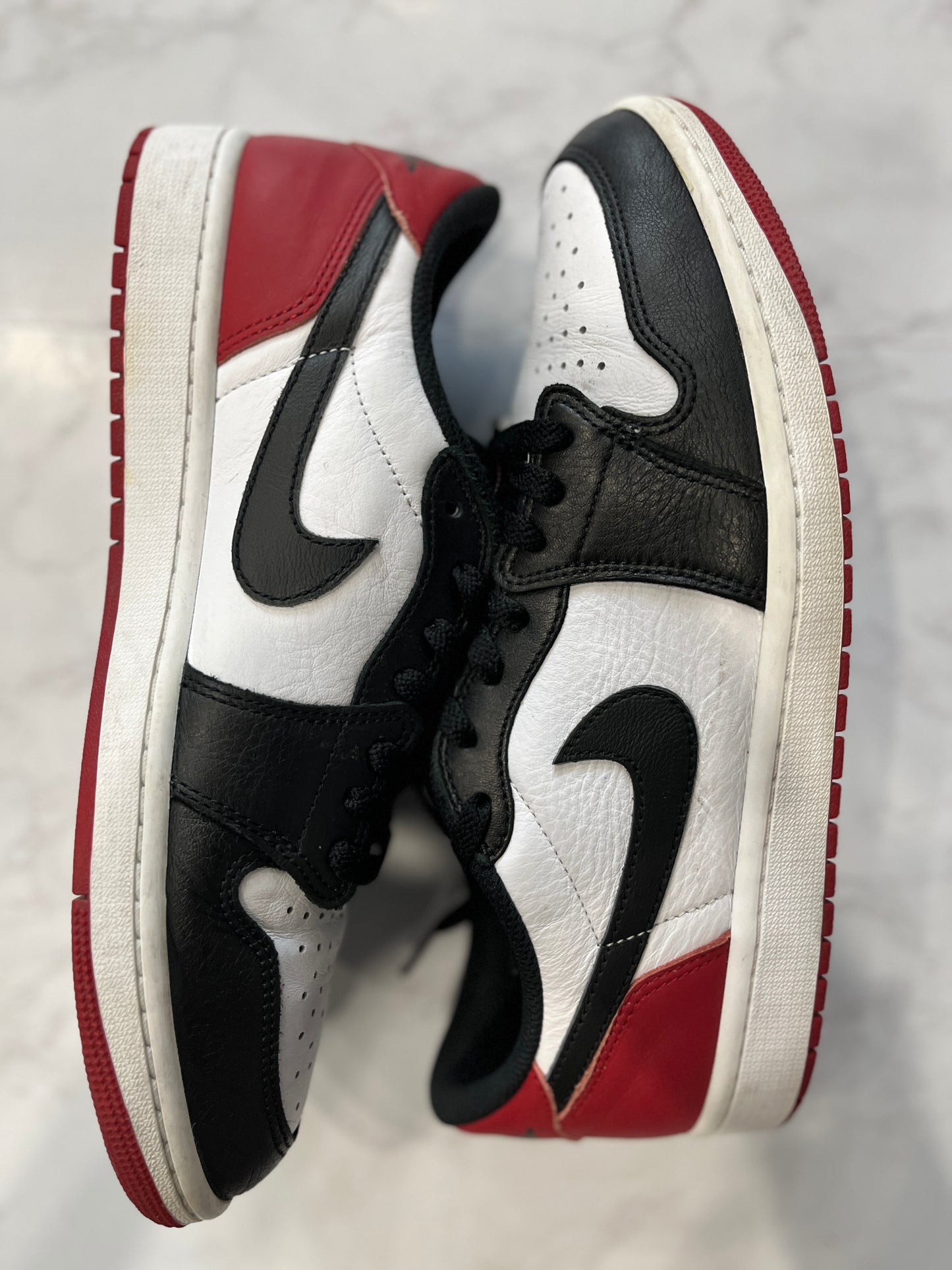 Jordan 1 Retro Low OG Black Toe (2023) PRE-OWNED