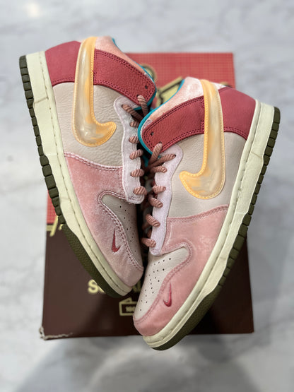 Nike Dunk Mid Social Status Free Lunch Strawberry Milk PRE-OWNED