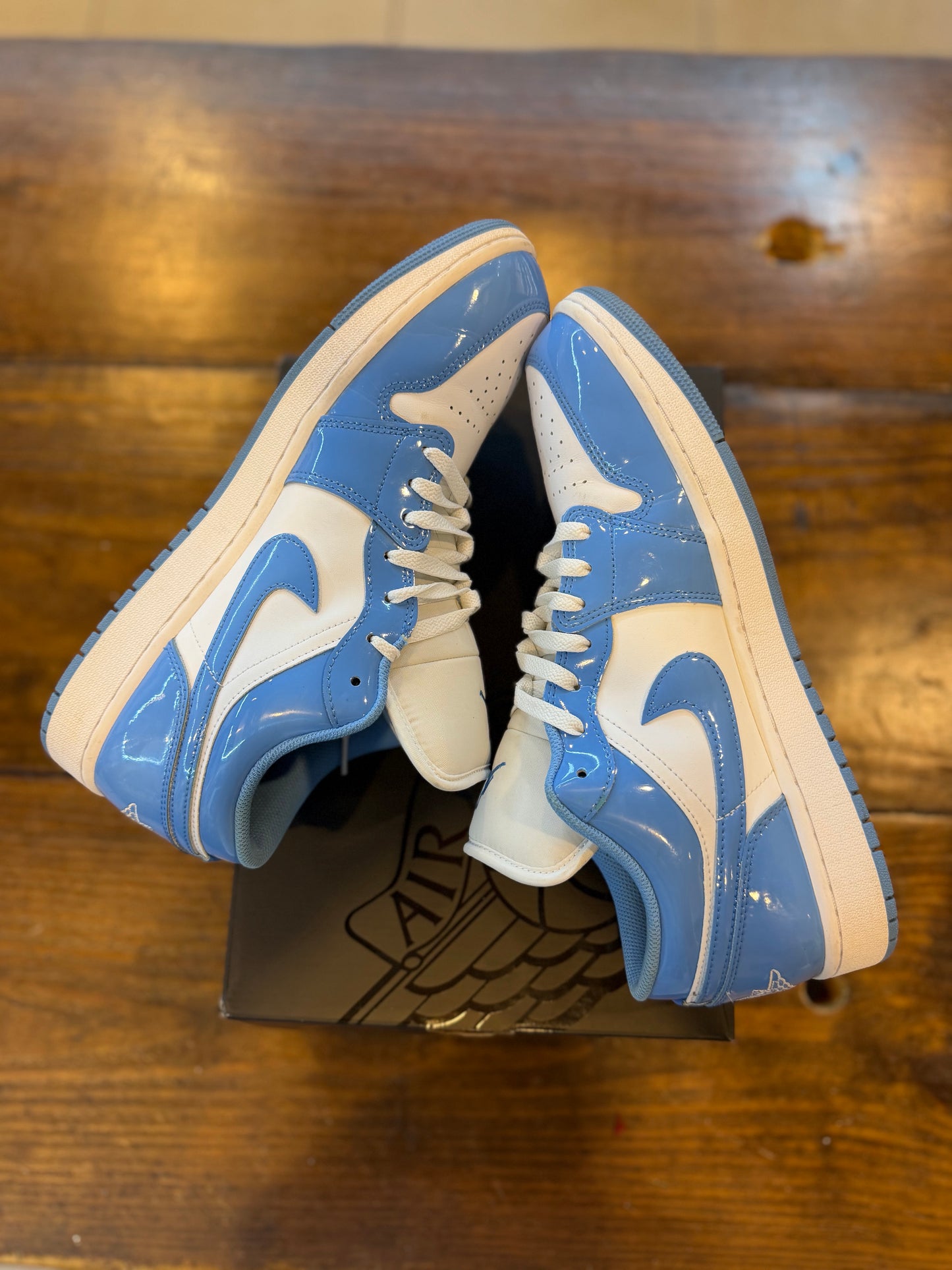 Jordan 1 Low SE White Legend Blue PRE-OWNED