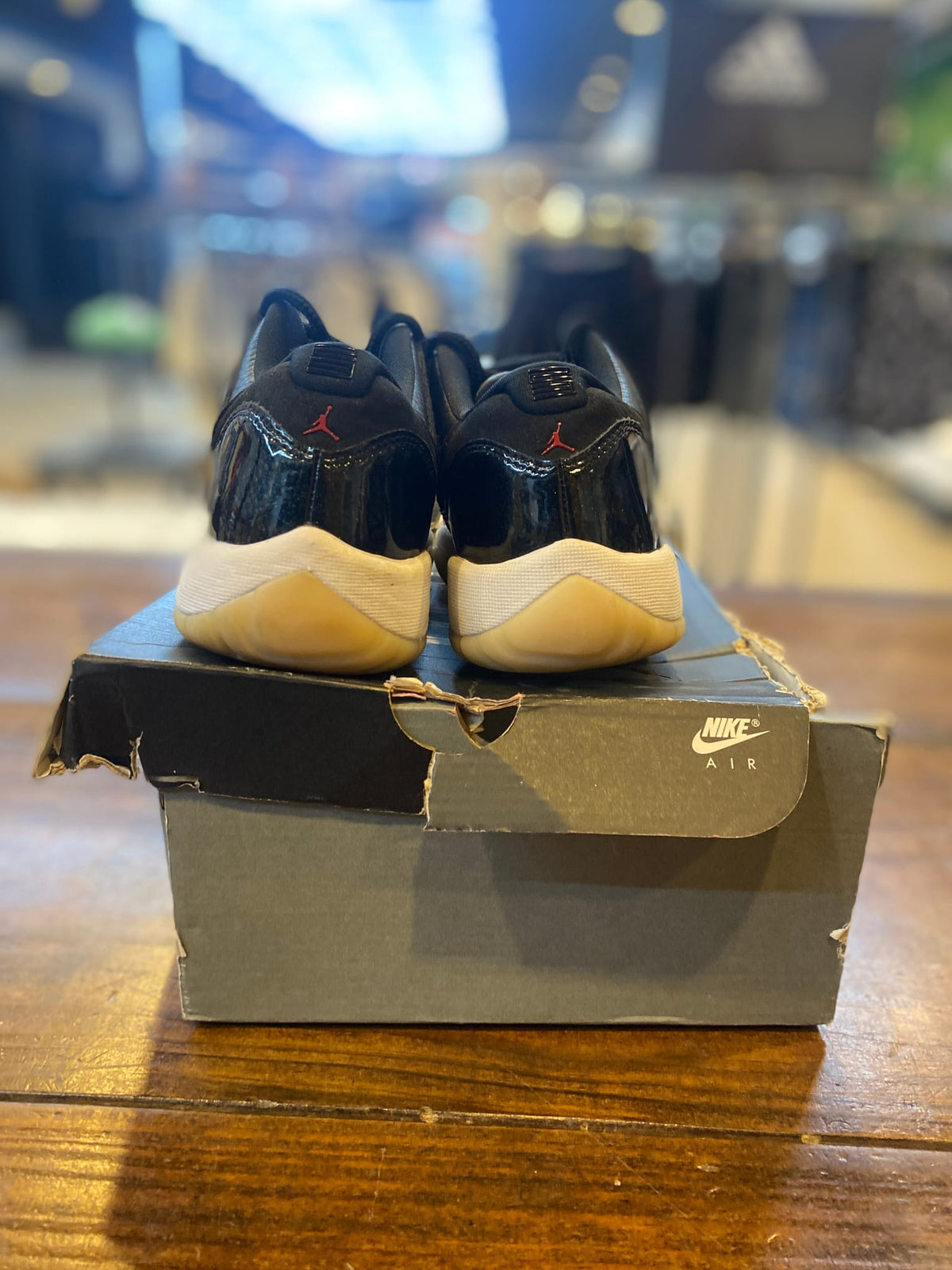 Jordan 11 Retro Low 72-10 (GS) PRE-OWNED
