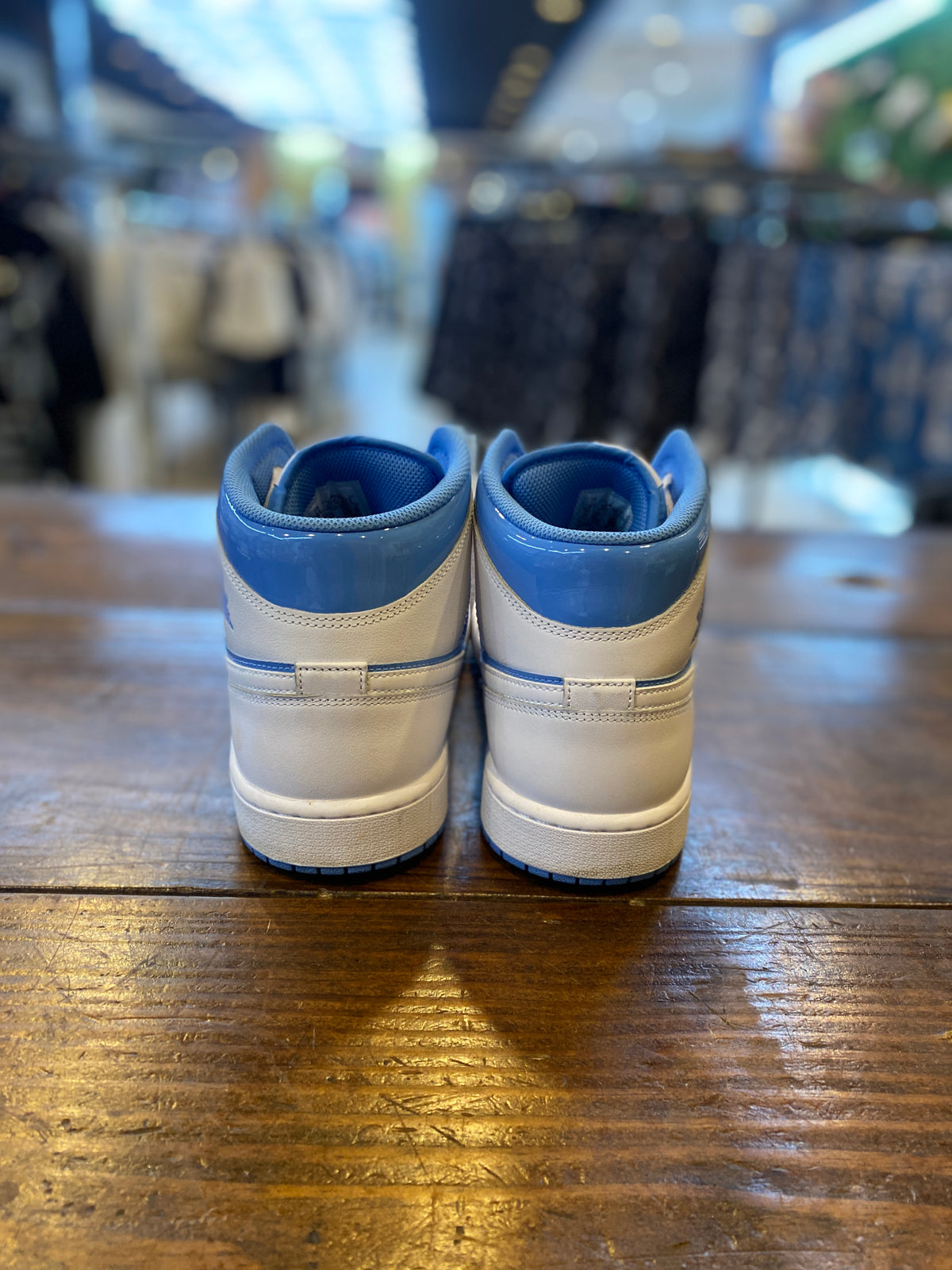Jordan 1 Mid Legend Blue PRE-OWNED