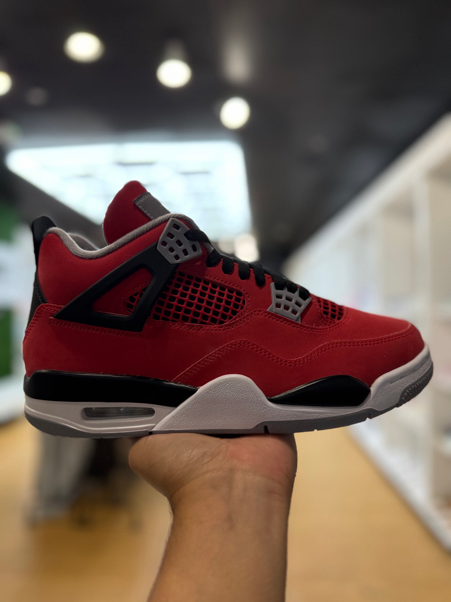 Jordan 4 Retro Toro Bravo (2026) PRE-OWNED