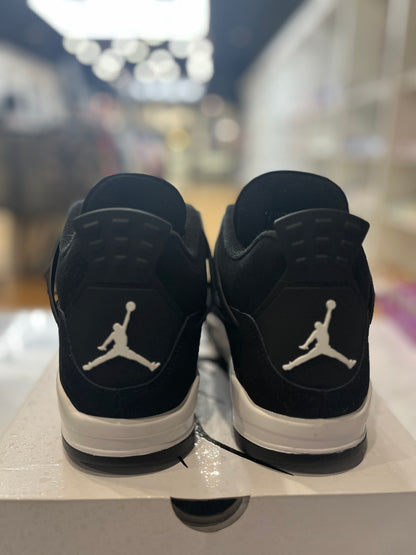 Jordan 4 Retro White Thunder PRE-OWNED