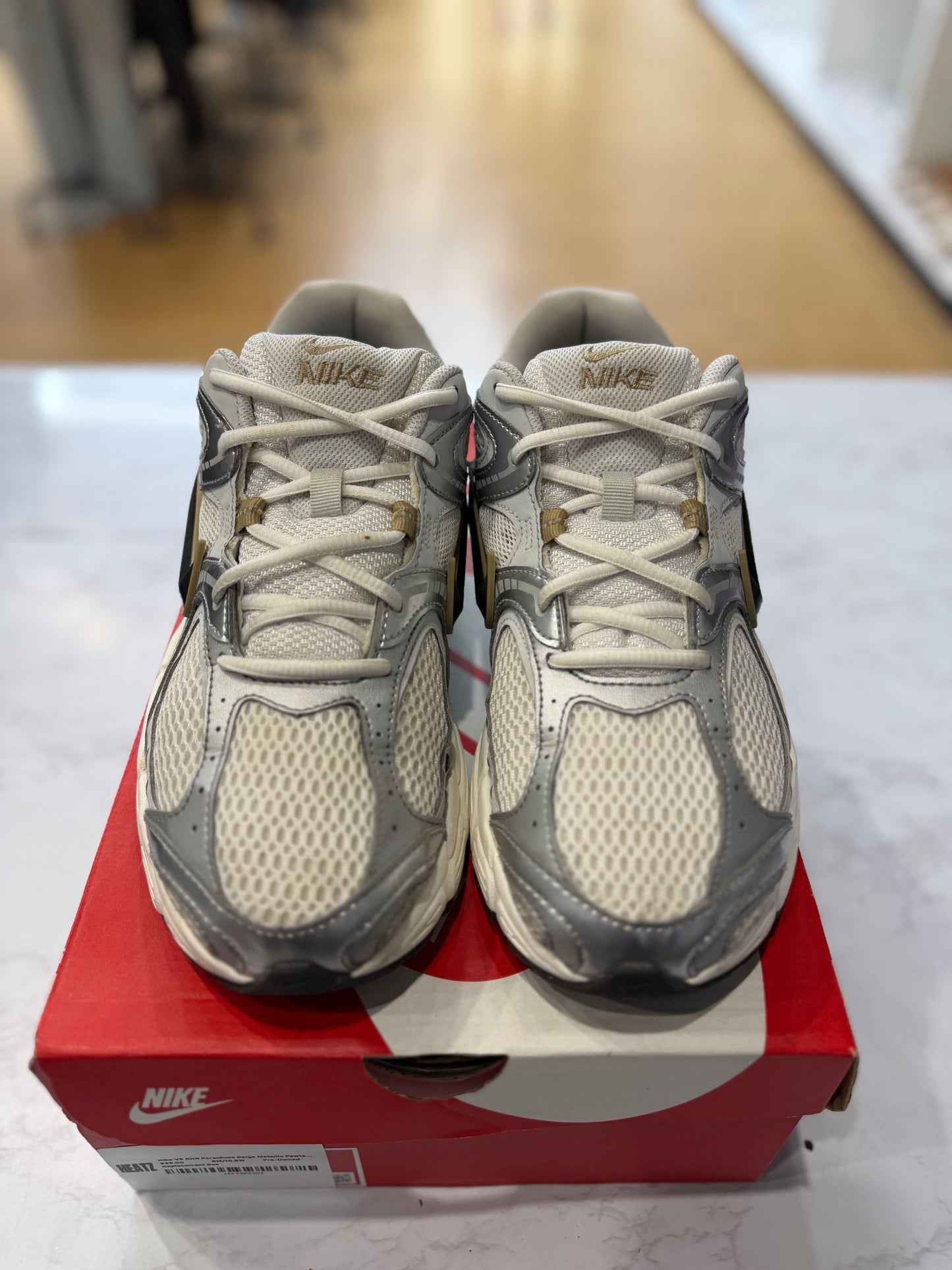 Nike V5 RNR Parachute Beige Metallic Pewter PRE-OWNED
