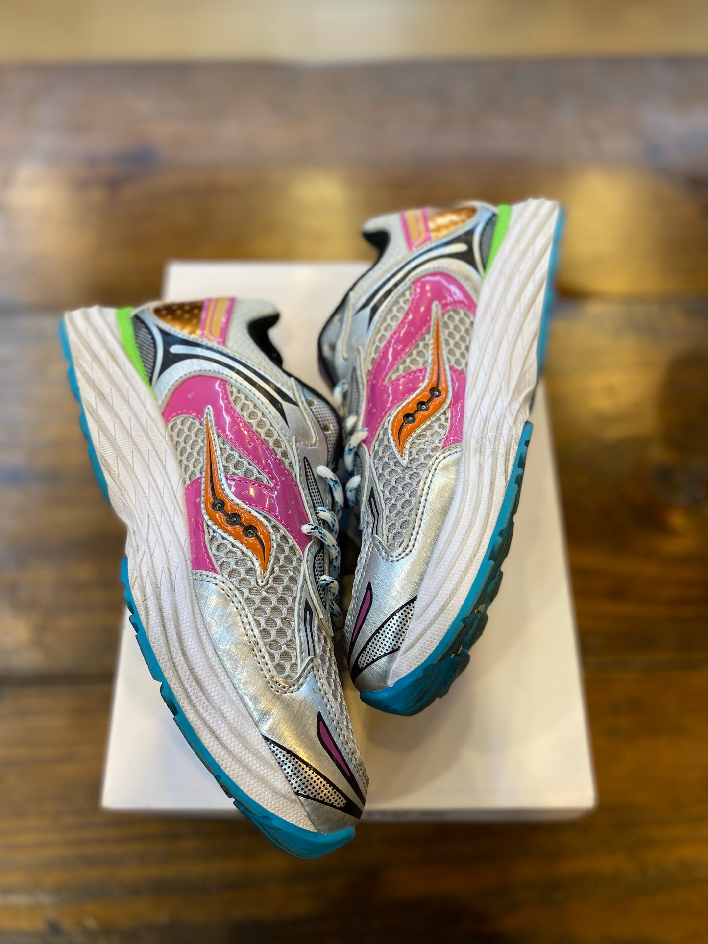 Saucony ProGrid Omni 9 PRE-OWNED