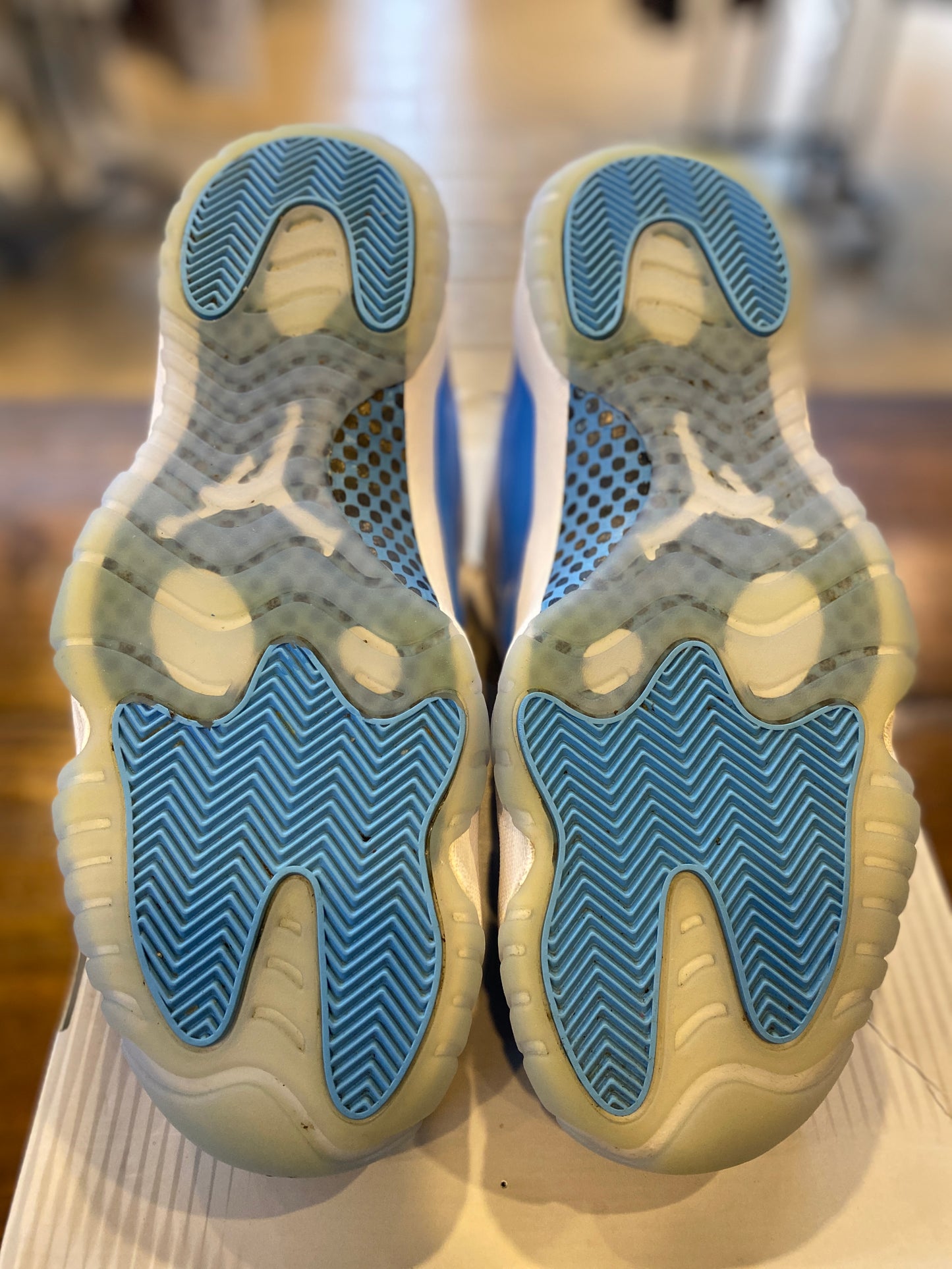 Jordan 11 Retro Low University Blue (2026) PRE-OWNED