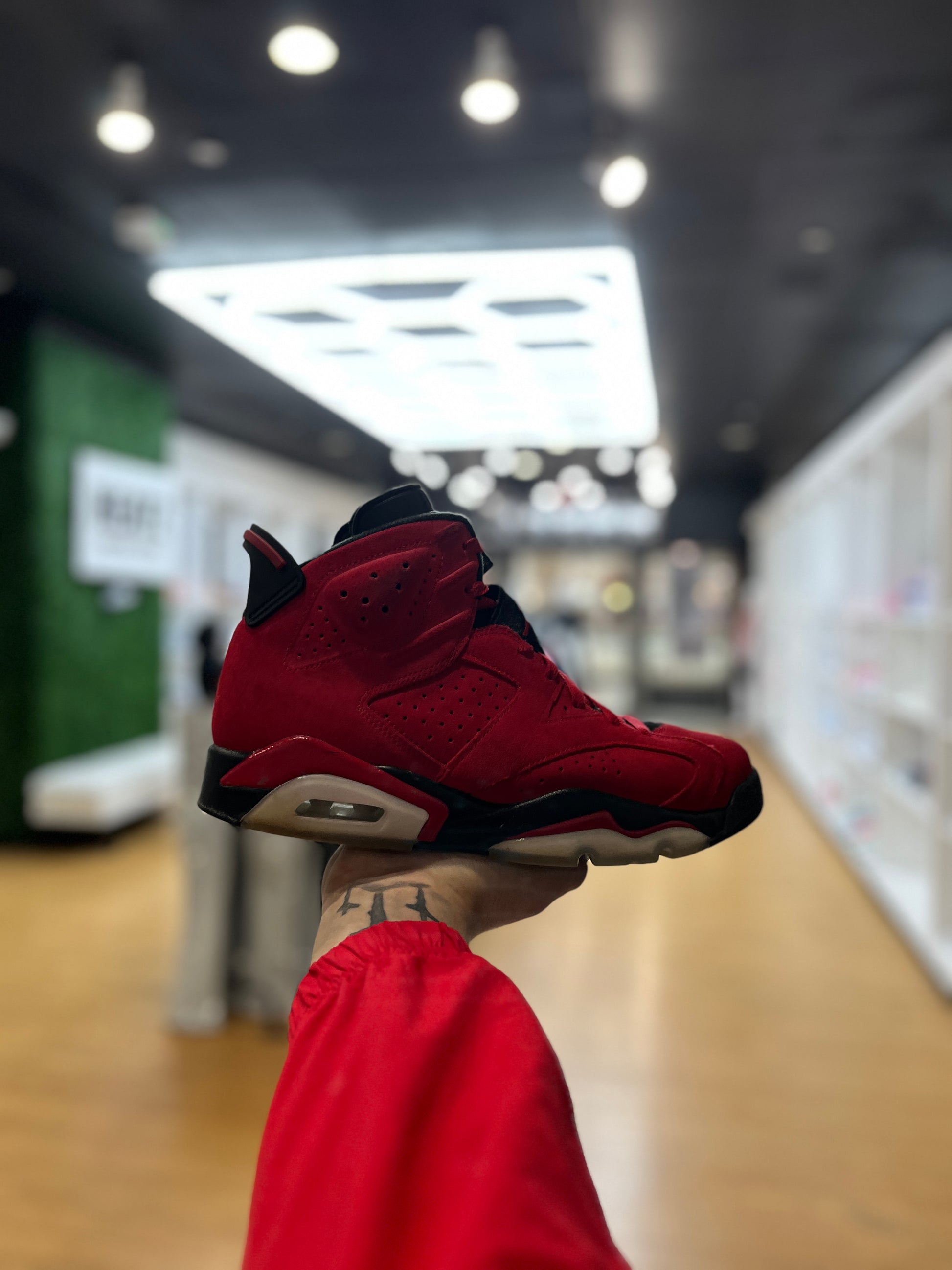 Jordan 6 Retro Toro Bravo PRE-OWNED