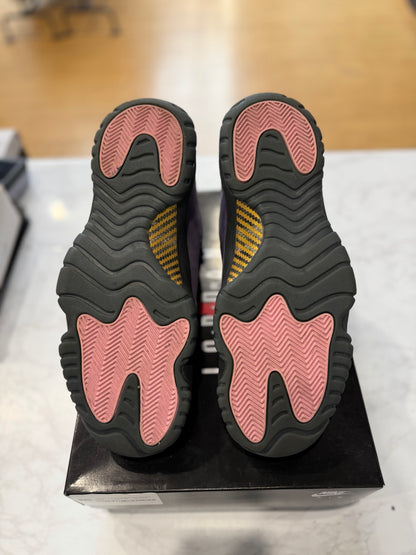 Jordan 11 Retro Mojave PRE-OWNED