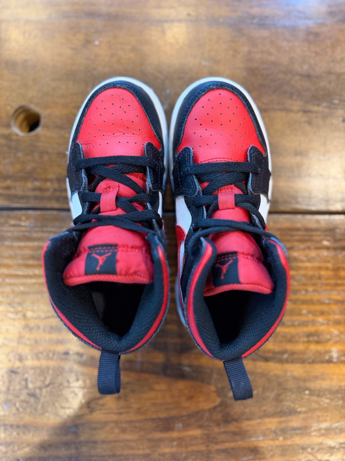 Jordan 1 Mid Black Fire Red (TD) PRE-OWNED