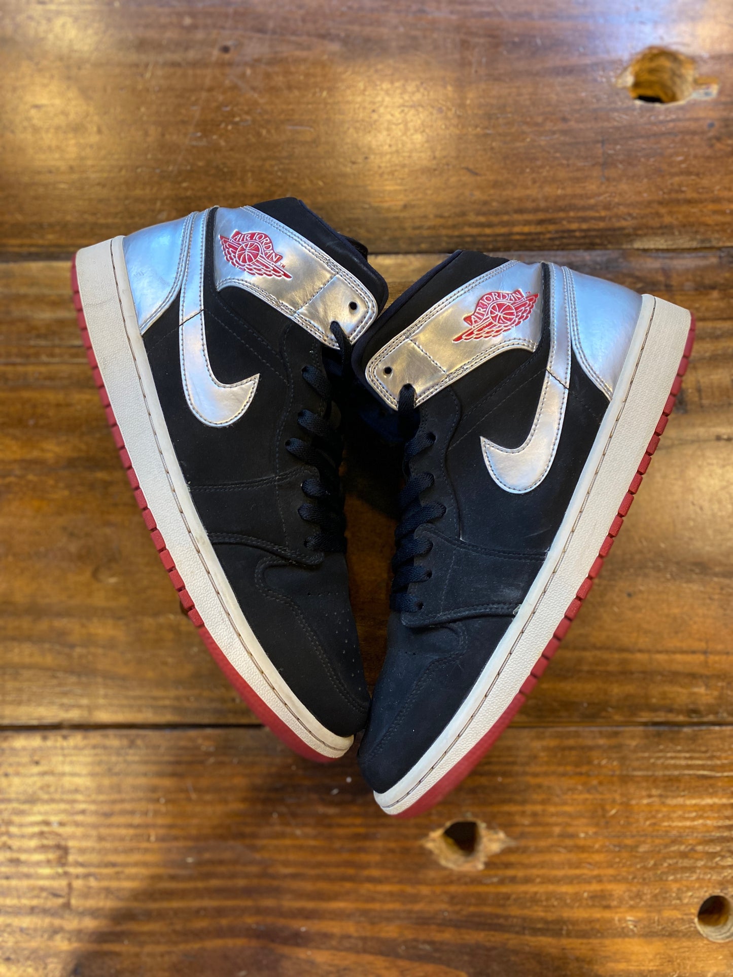 Jordan 1 Mid Johnny Kilroy PRE-OWNED