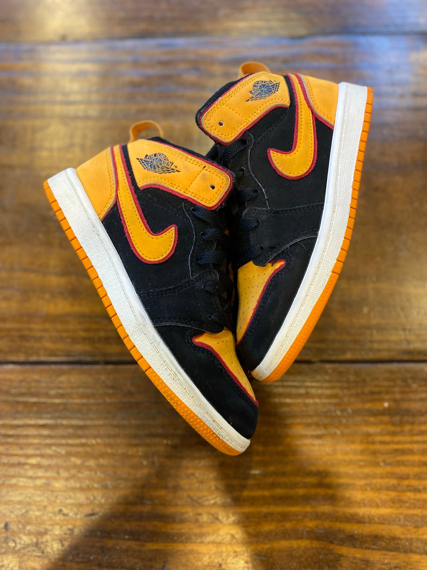 Jordan 1 Mid SE Black Vivid Orange (PS) PRE-OWNED