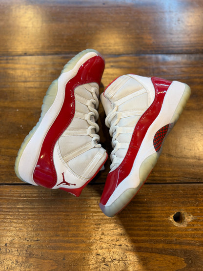 Jordan 11 Retro Cherry (2022) (GS) PRE-OWNED