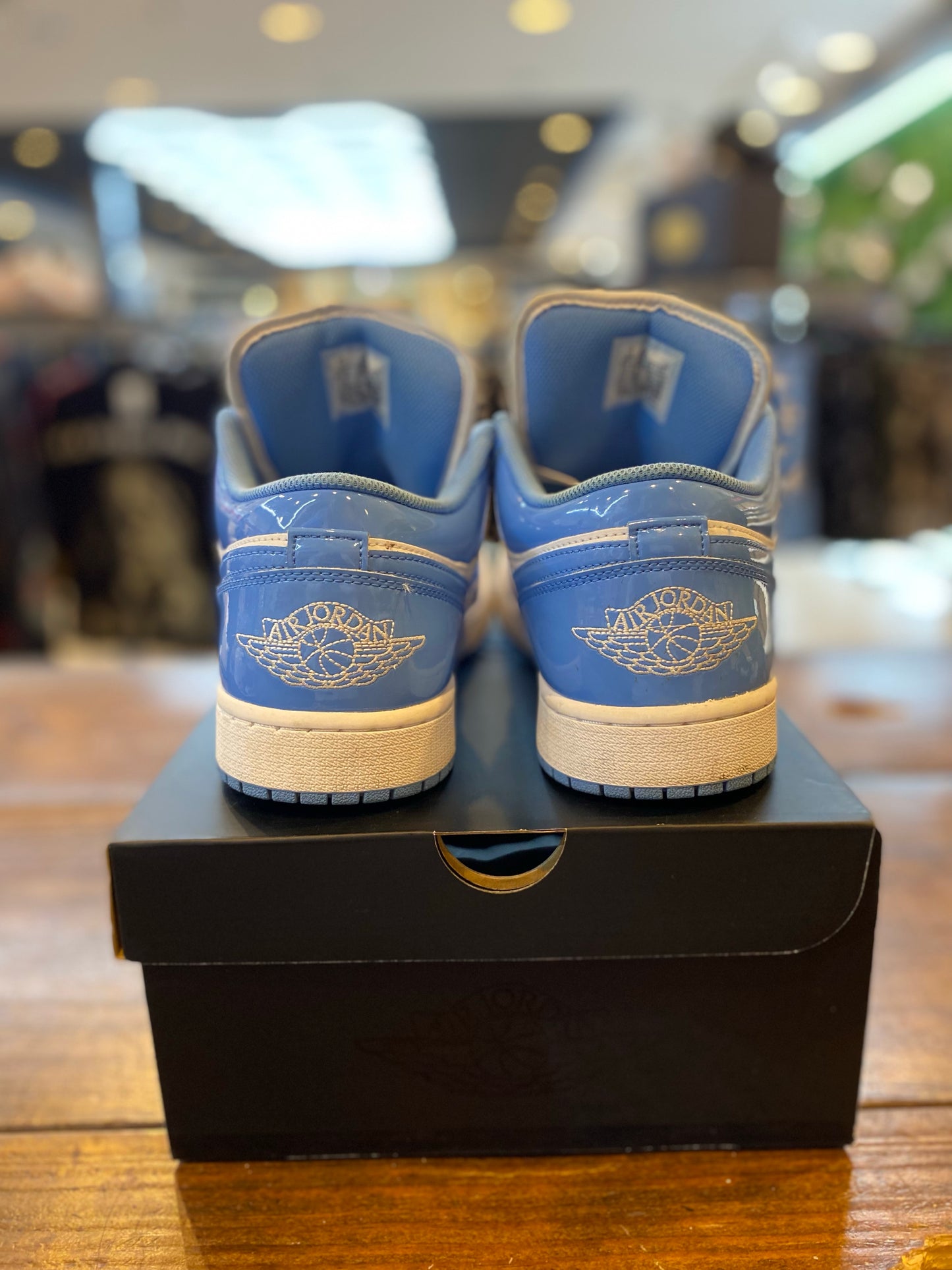 Jordan 1 Low SE White Legend Blue PRE-OWNED