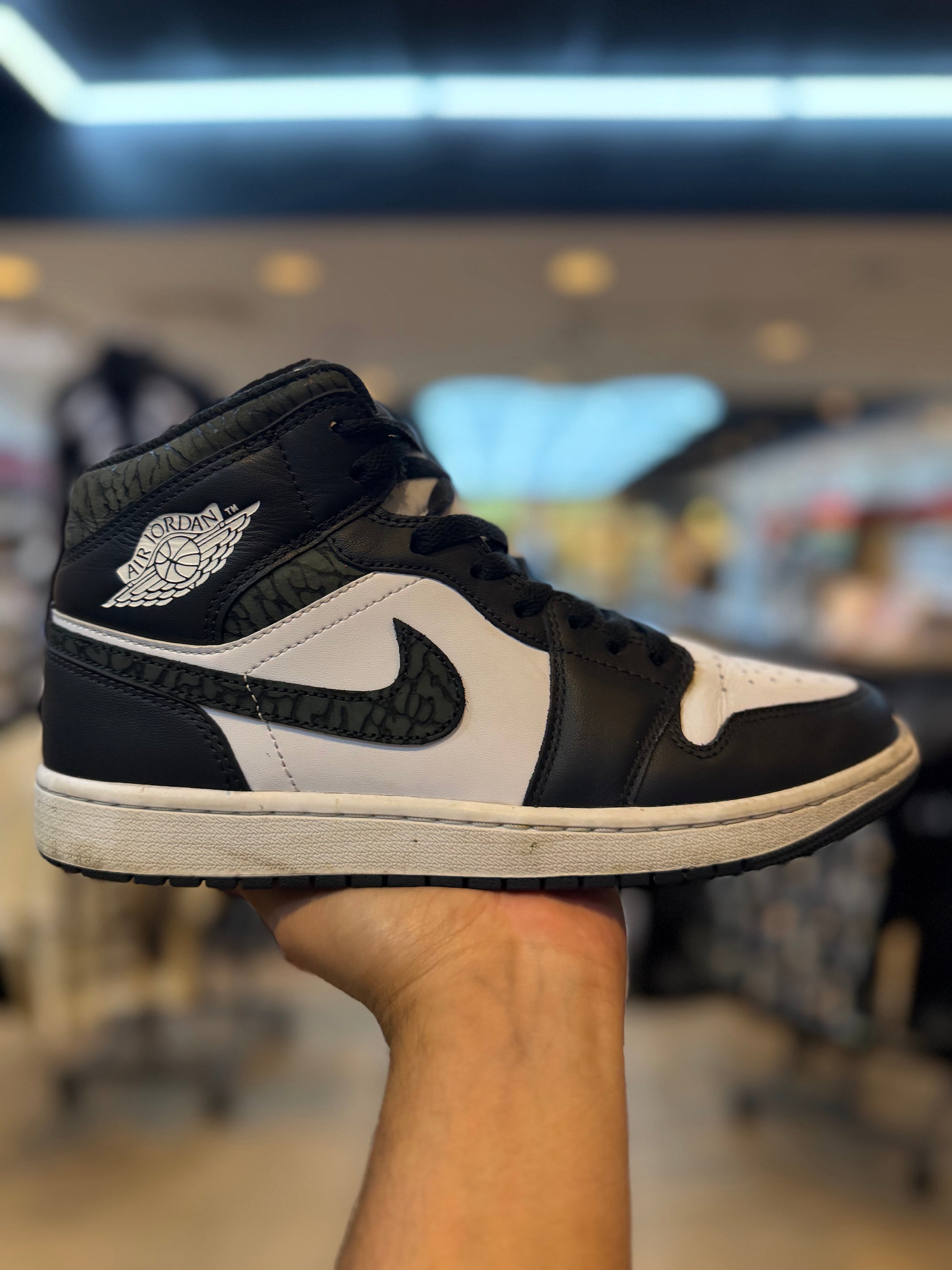 Jordan 1 Mid SE Panda Elephant PRE-OWNED