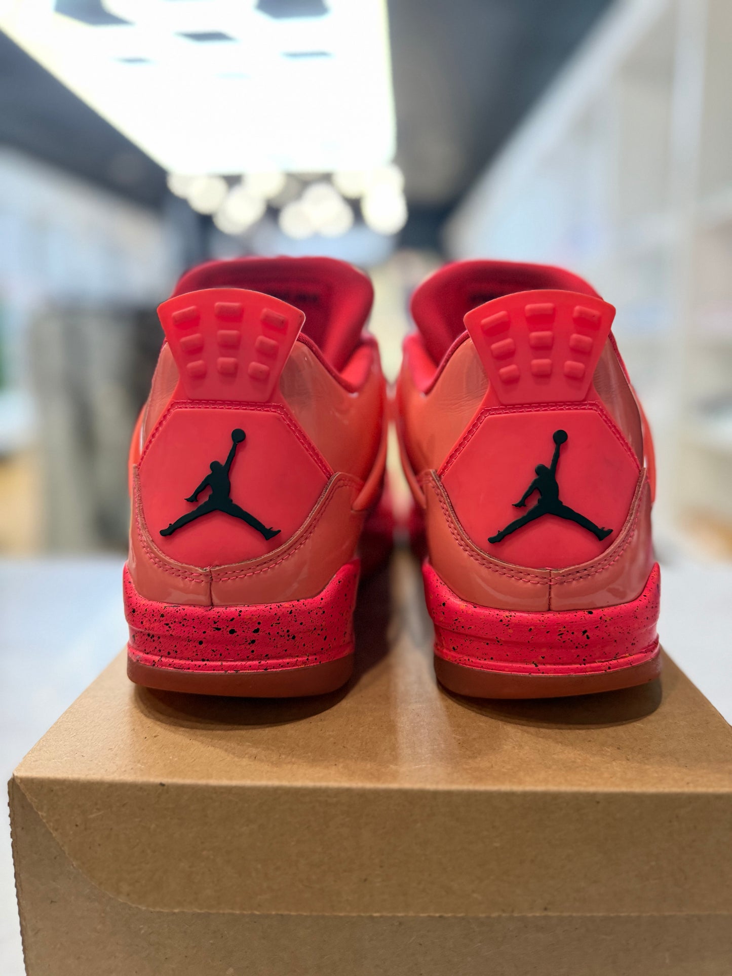 Jordan 4 Retro Hot Punch (Women's) PRE-OWNED
