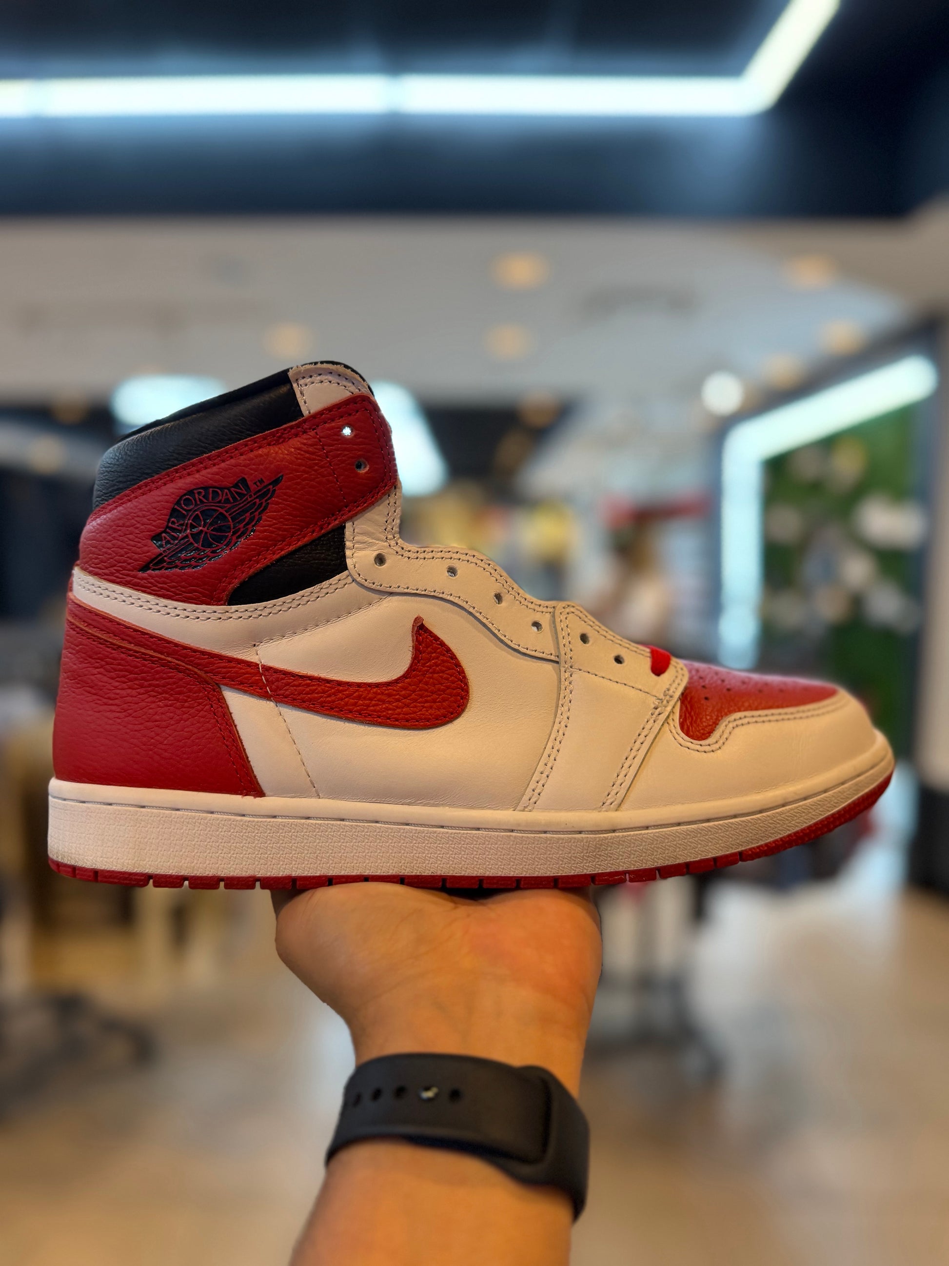 Jordan 1 Retro High OG Heritage PRE-OWNED