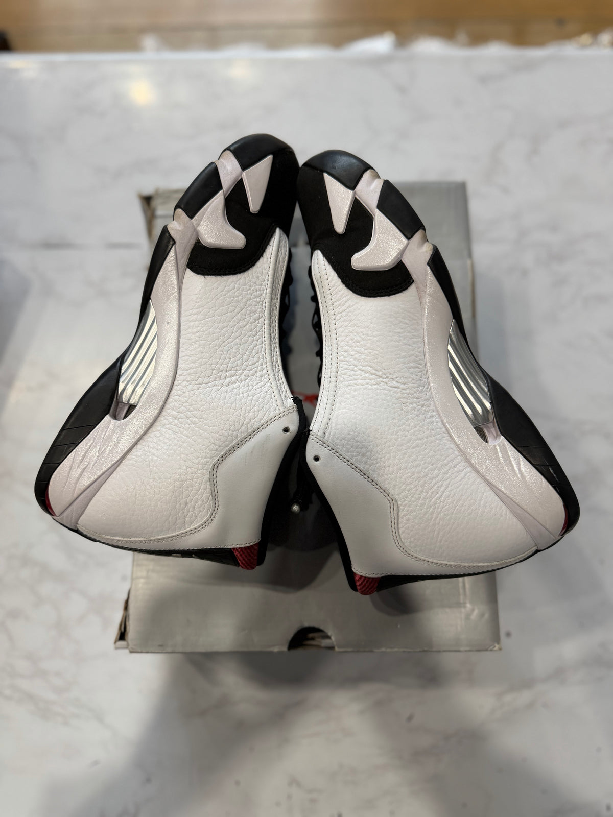 Jordan 14 Retro Black Toe (2024) PRE-OWNED