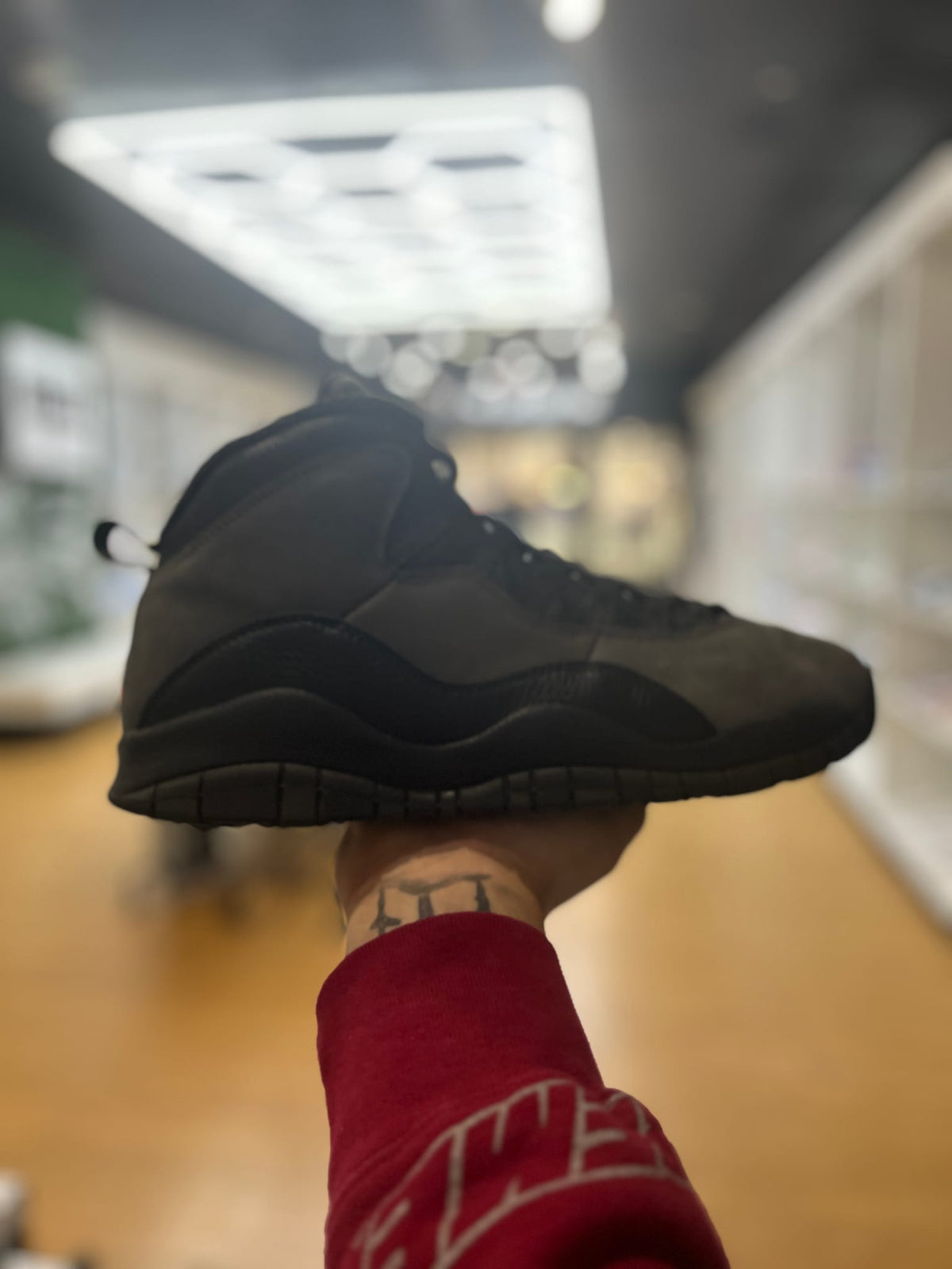 Jordan 10 Retro Shadow (2025) PRE-OWNED