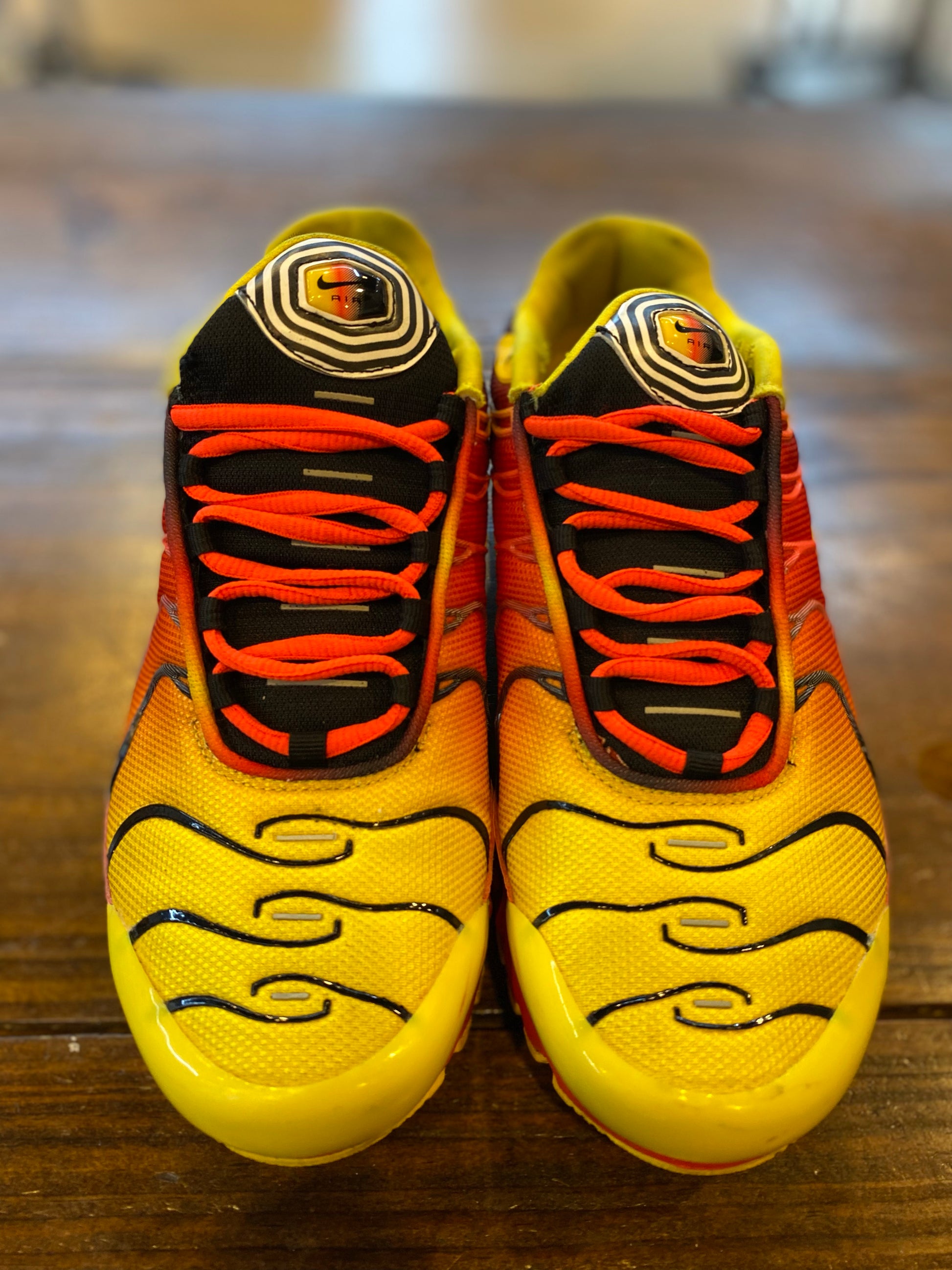 Nike Air Max Plus Fade Chrome Yellow Bright Crimson (GS) PRE-OWNED