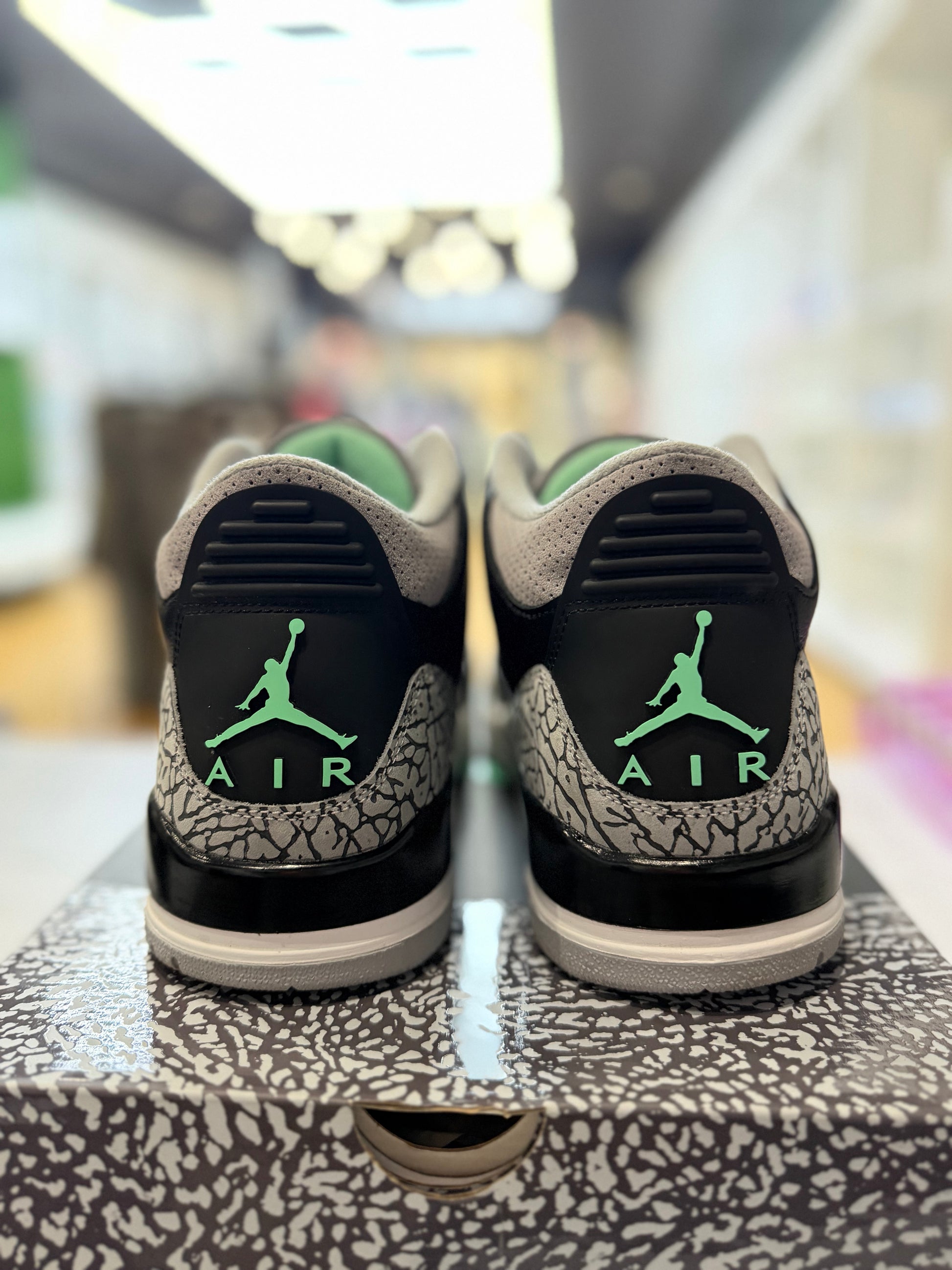 Jordan 3 Retro Green Glow PRE-OWNED