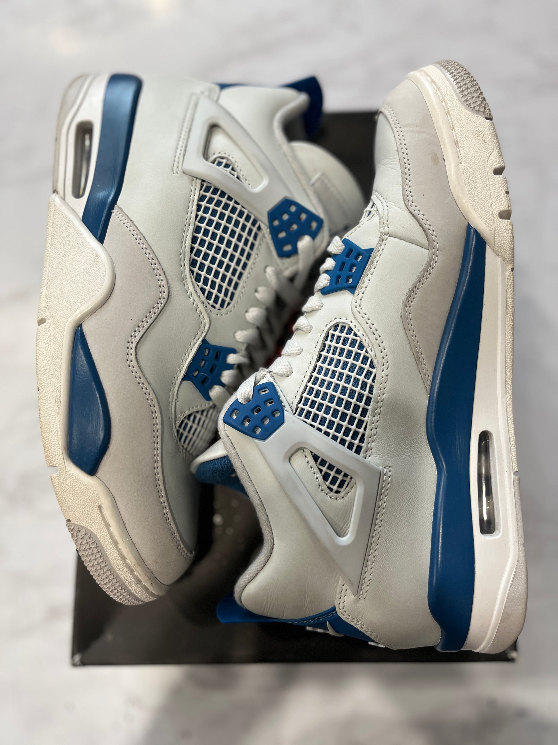 Jordan 4 Retro Military Blue (2024) PRE-OWNED