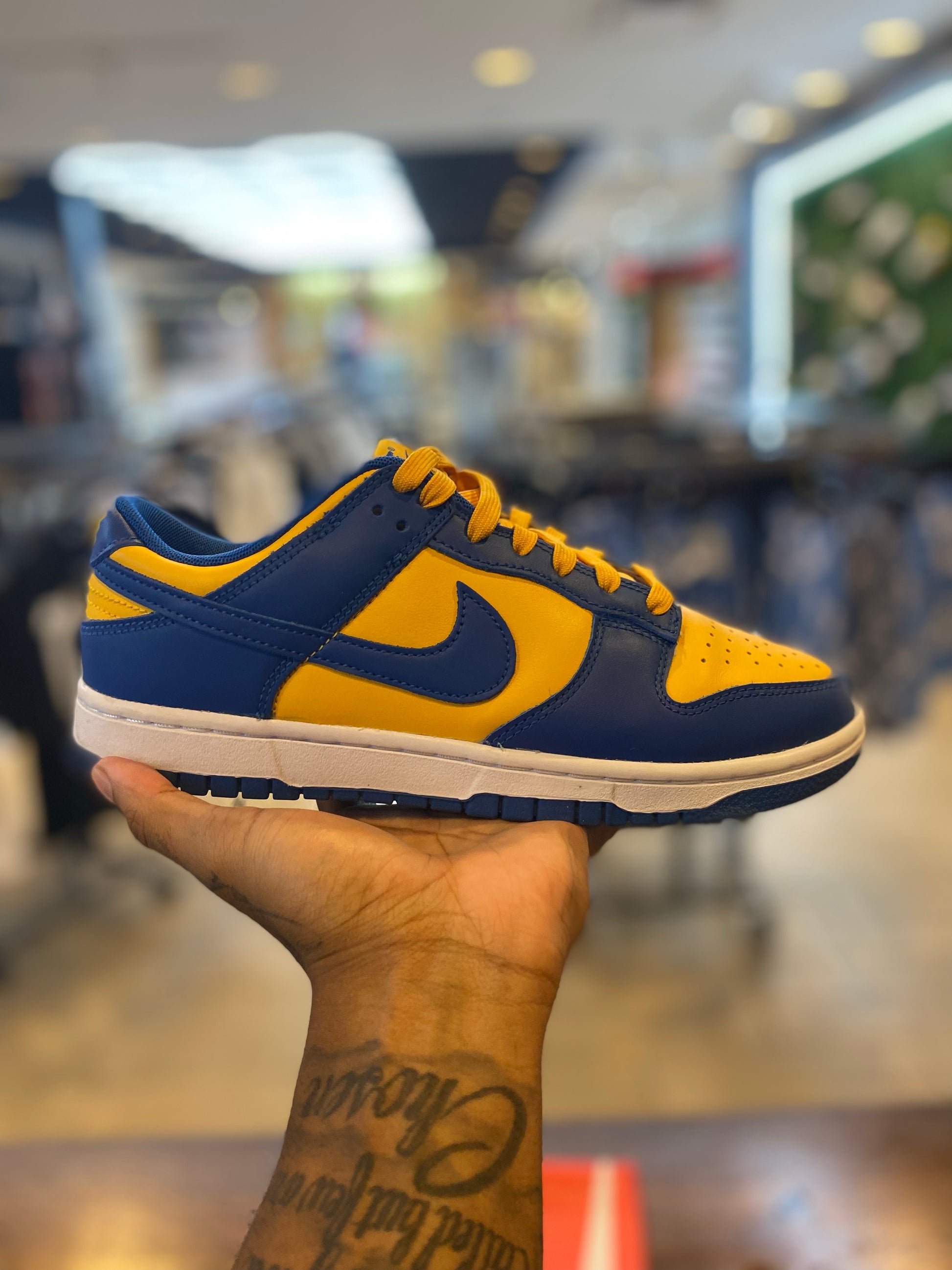 Nike Dunk Low UCLA PRE-OWNED