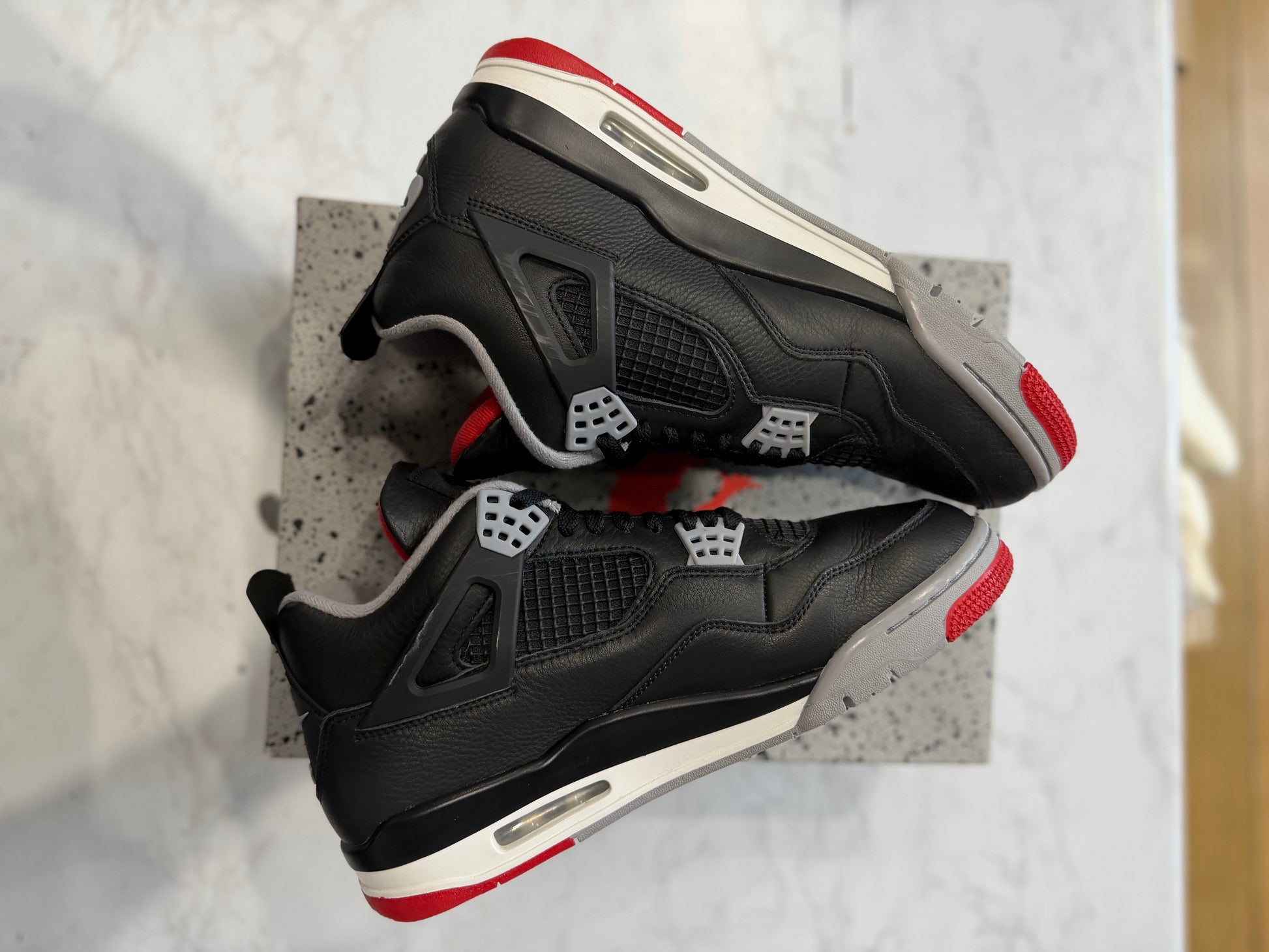 Jordan 4 Retro Bred Reimagined PRE-OWNED