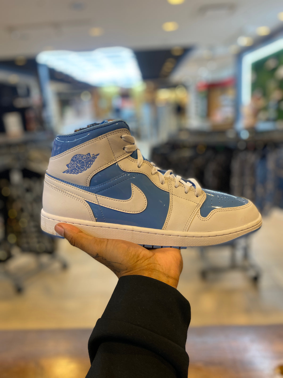 Jordan 1 Mid Legend Blue PRE-OWNED