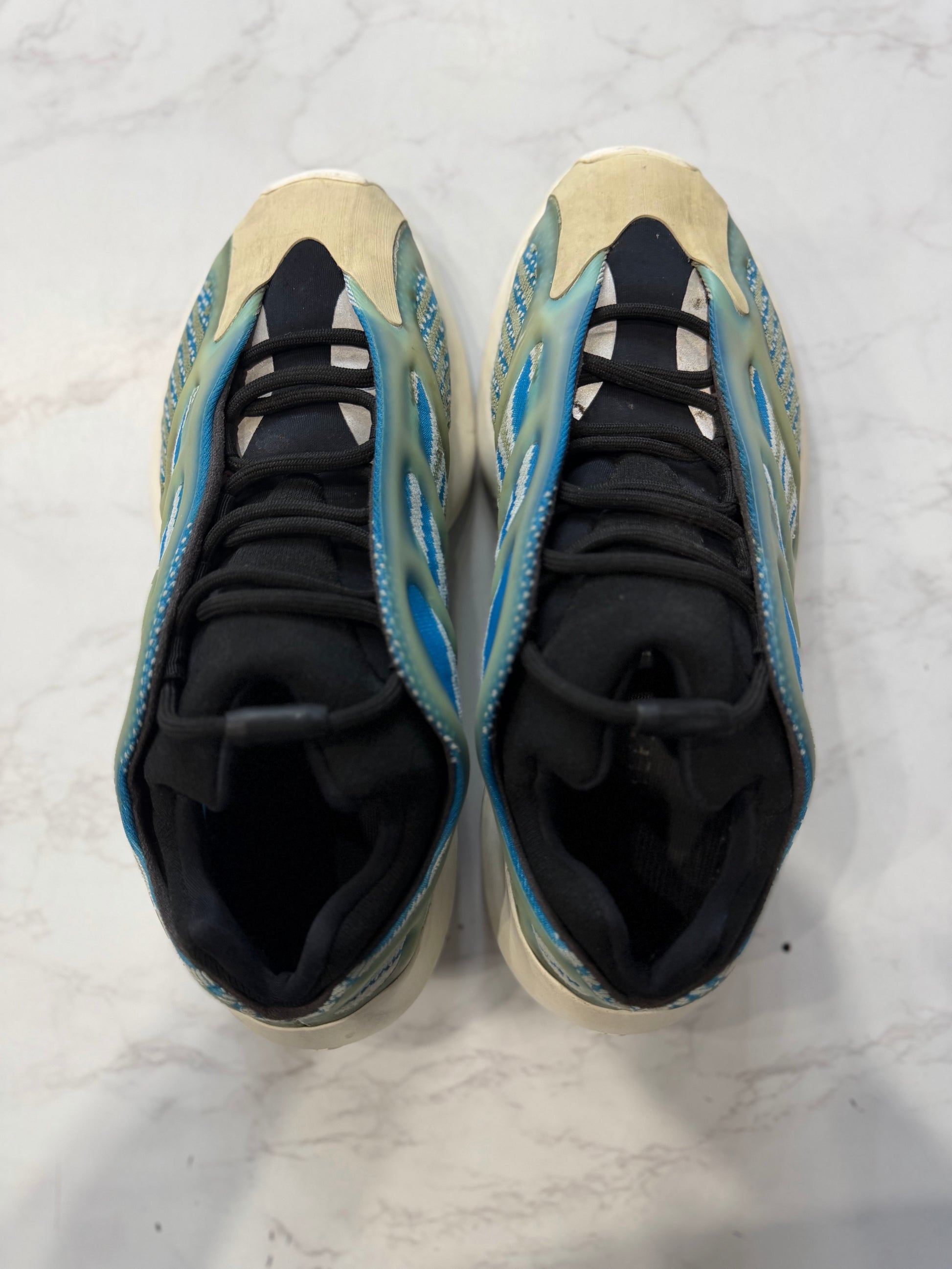adidas Yeezy 700 V3 Arzareth PRE-OWNED