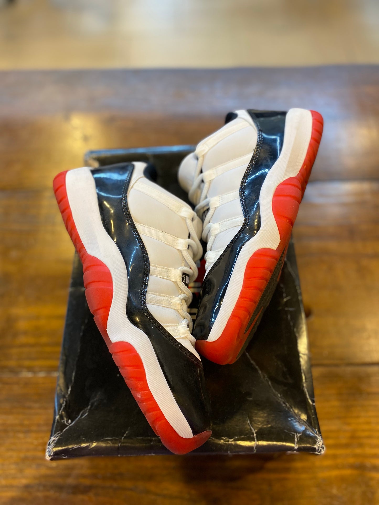 Jordan 11 Retro Low Concord Bred PRE-OWNED