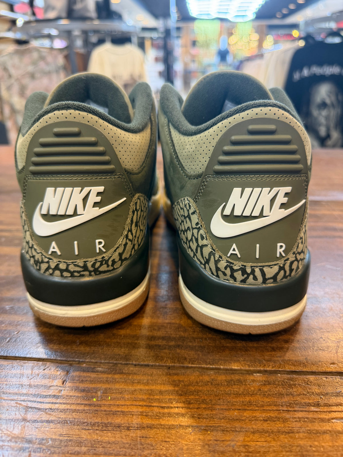 Jordan 3 Retro Family Affair PRE-OWNED
